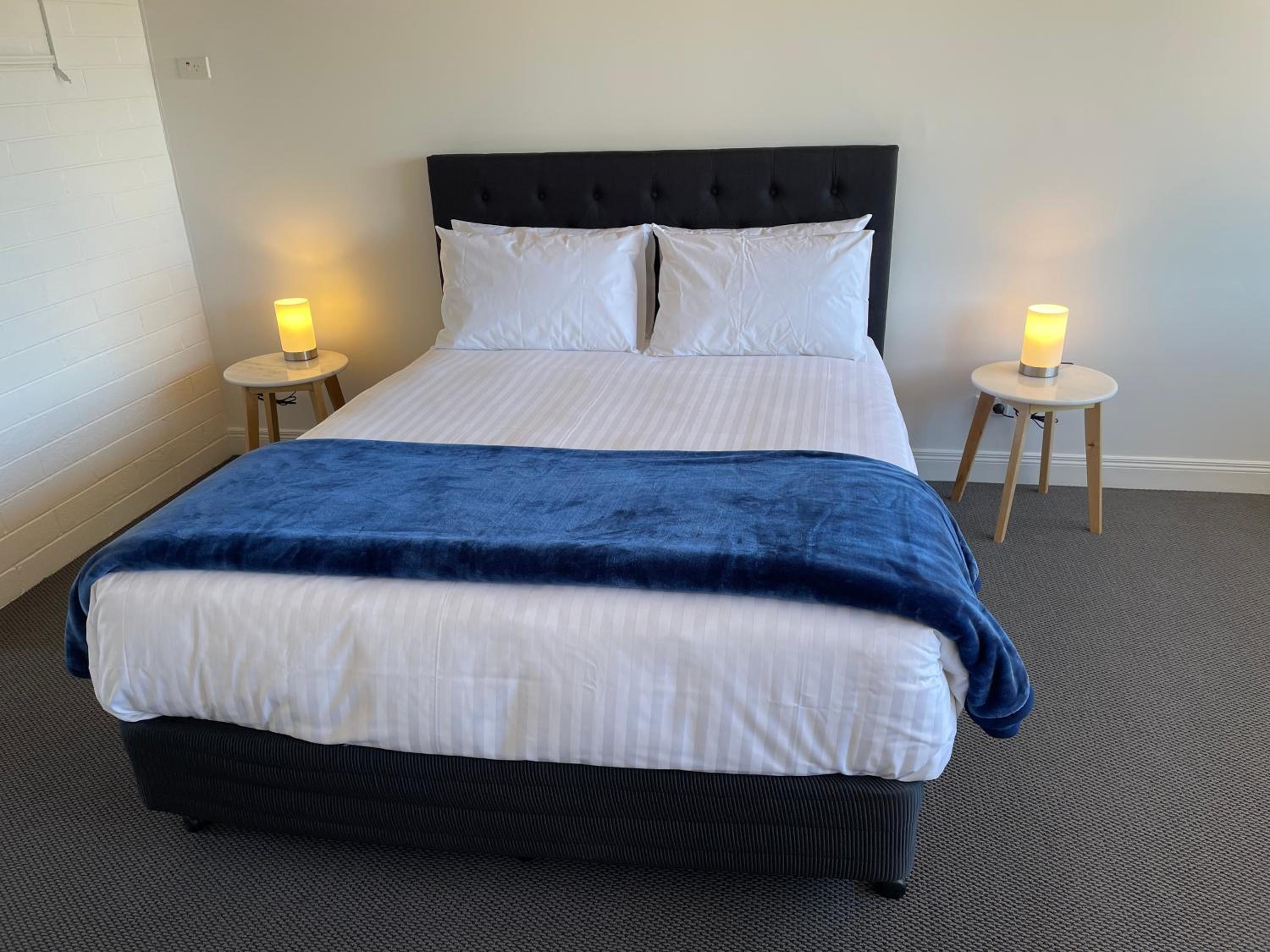 Standard Queen Room photo 2
