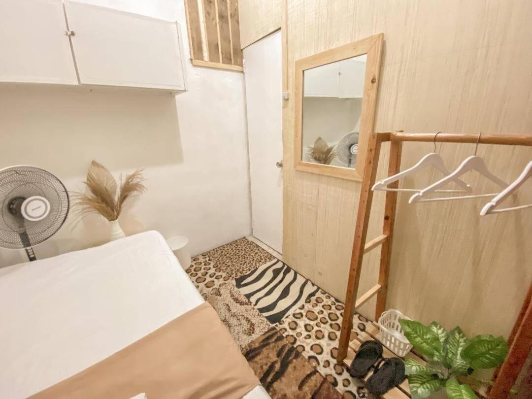 Single Room With Shared Bathroom photo 3