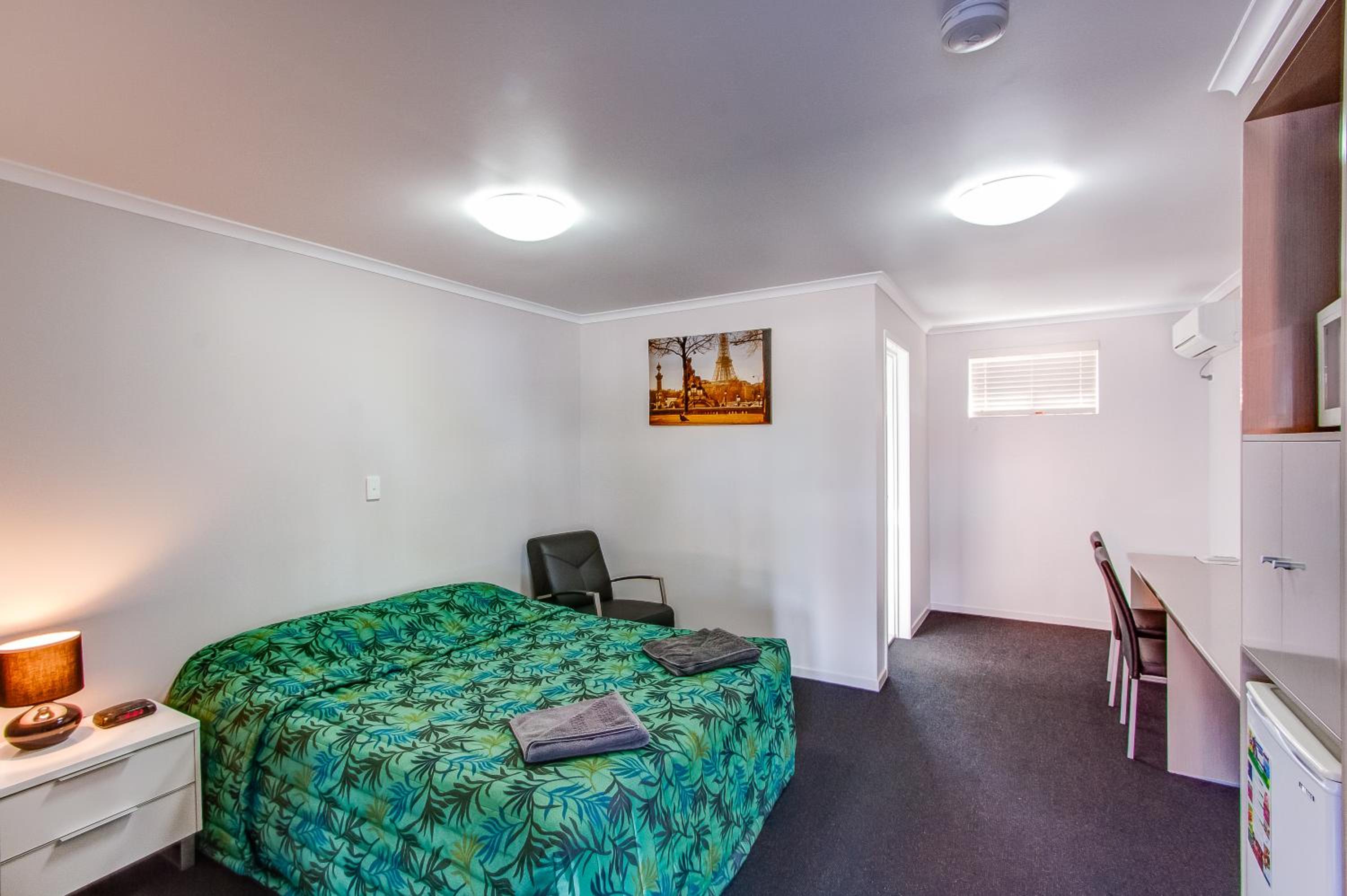 Queen Room - Photo 2