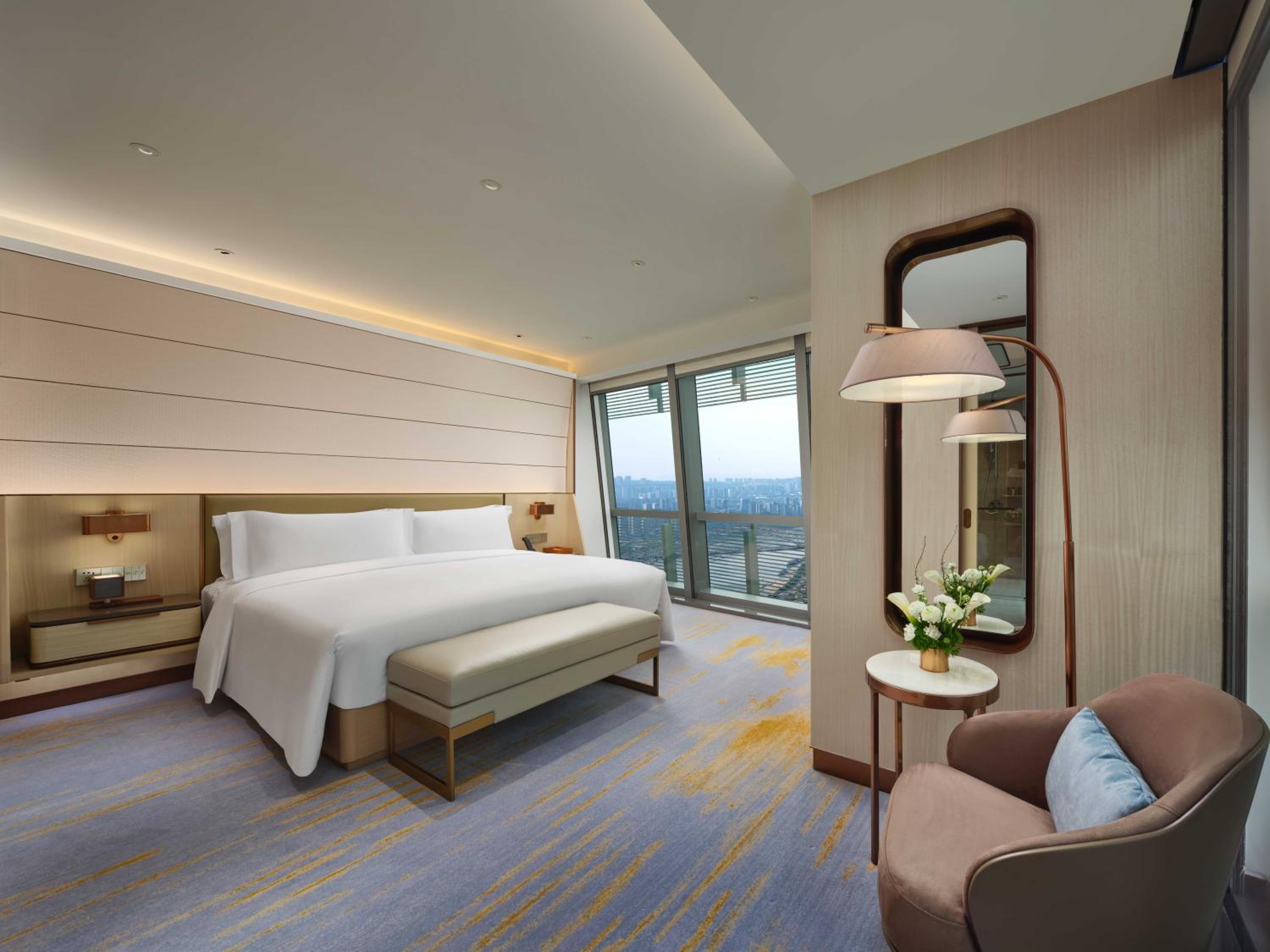 Premium Suite - Photo 1