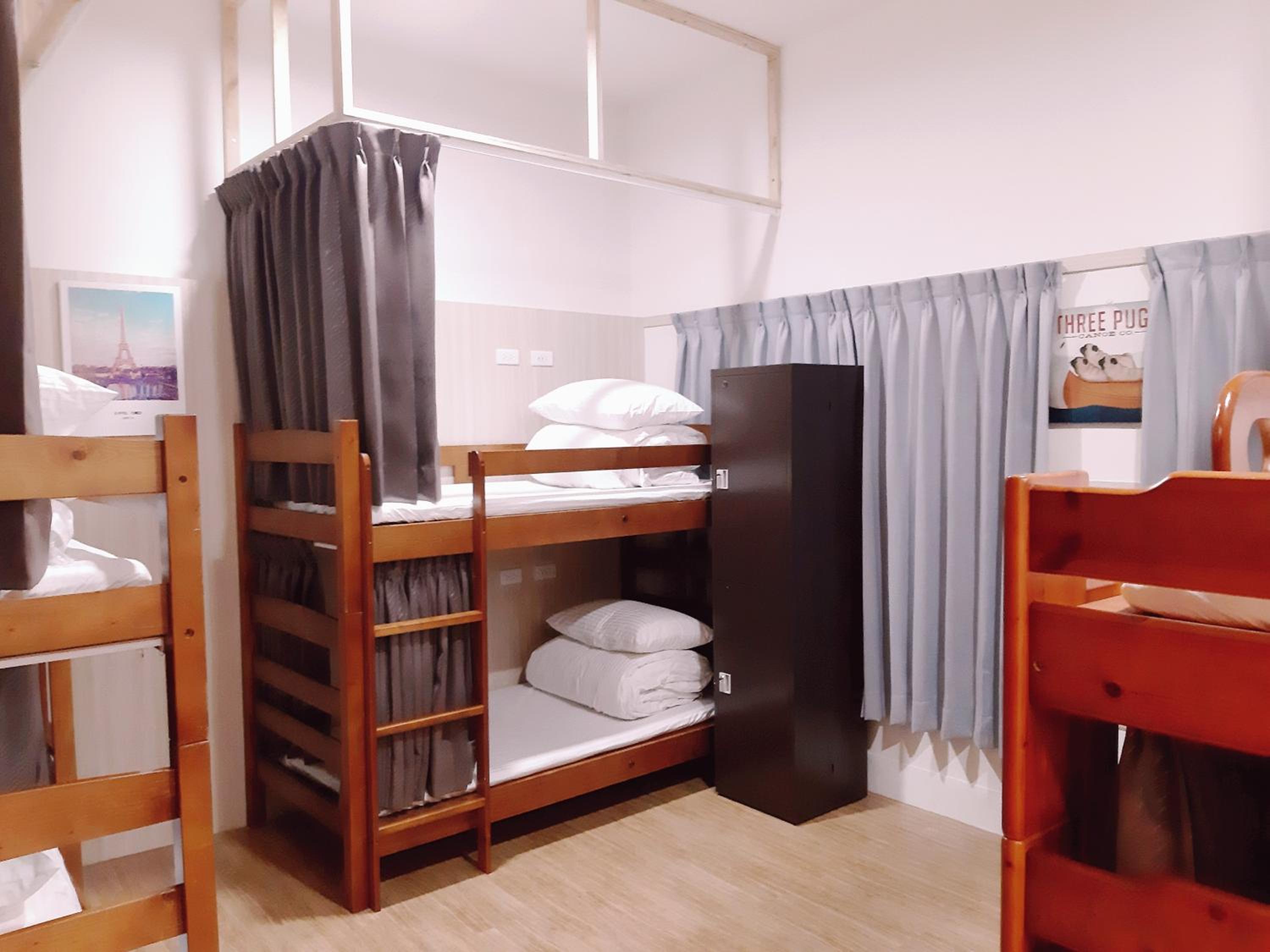 6-Bed Mixed Dormitory Room photo 1