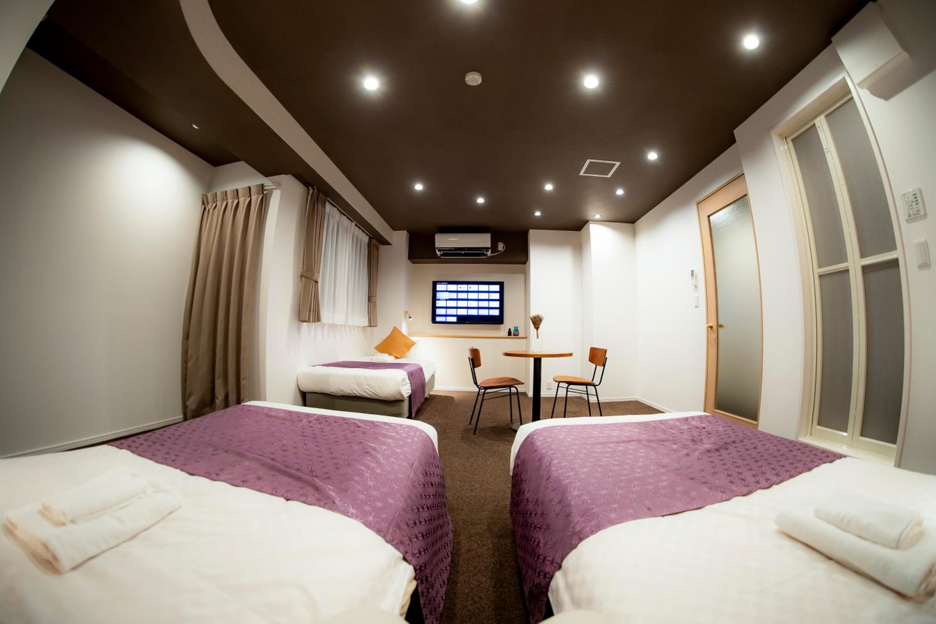 Three-Bedroom Apartment thumbnail 6