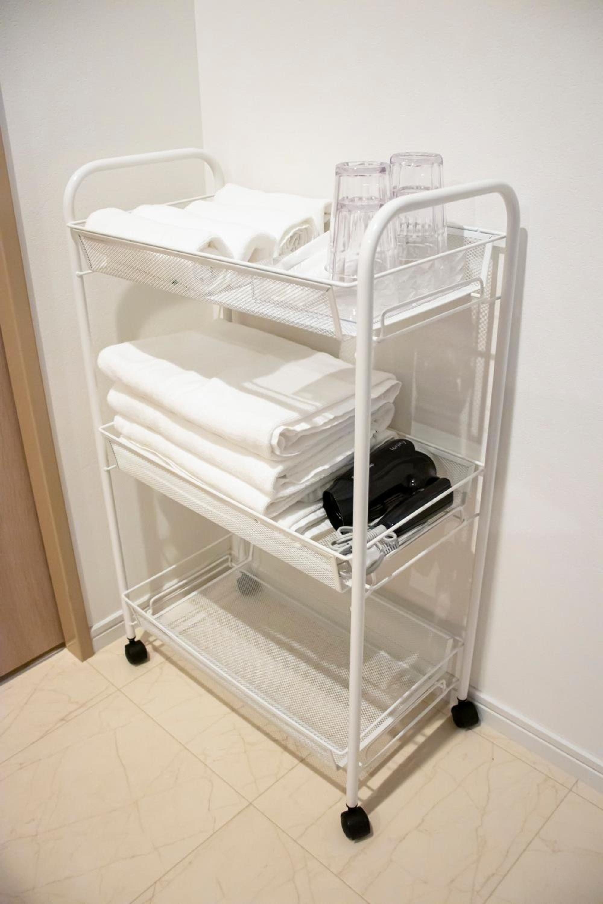 Three-Bedroom Apartment thumbnail 6