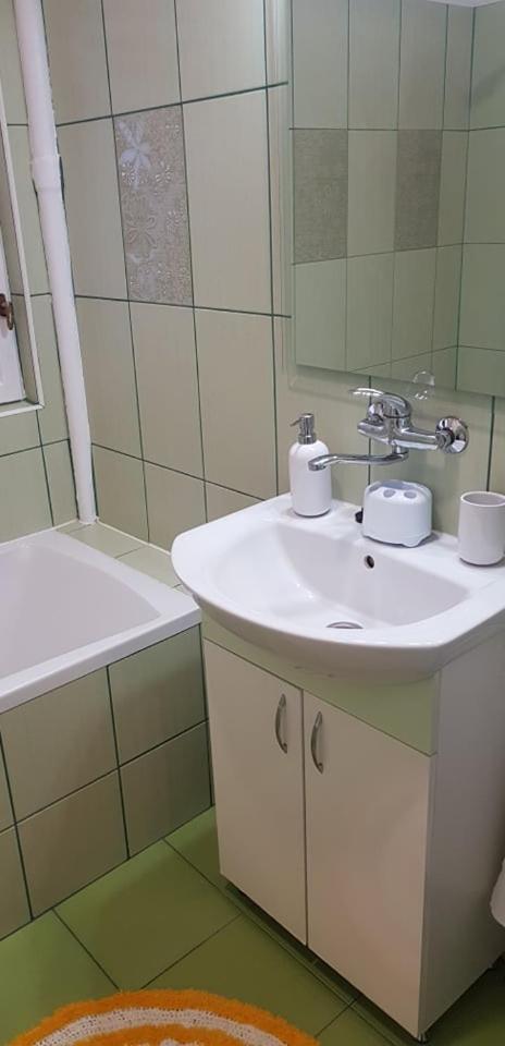 Two-Bedroom Apartment - Photo 9