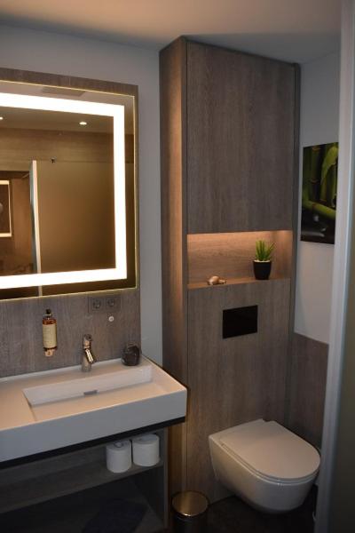 Deluxe Double Room (2 Adults + 1 Child) - Photo 15