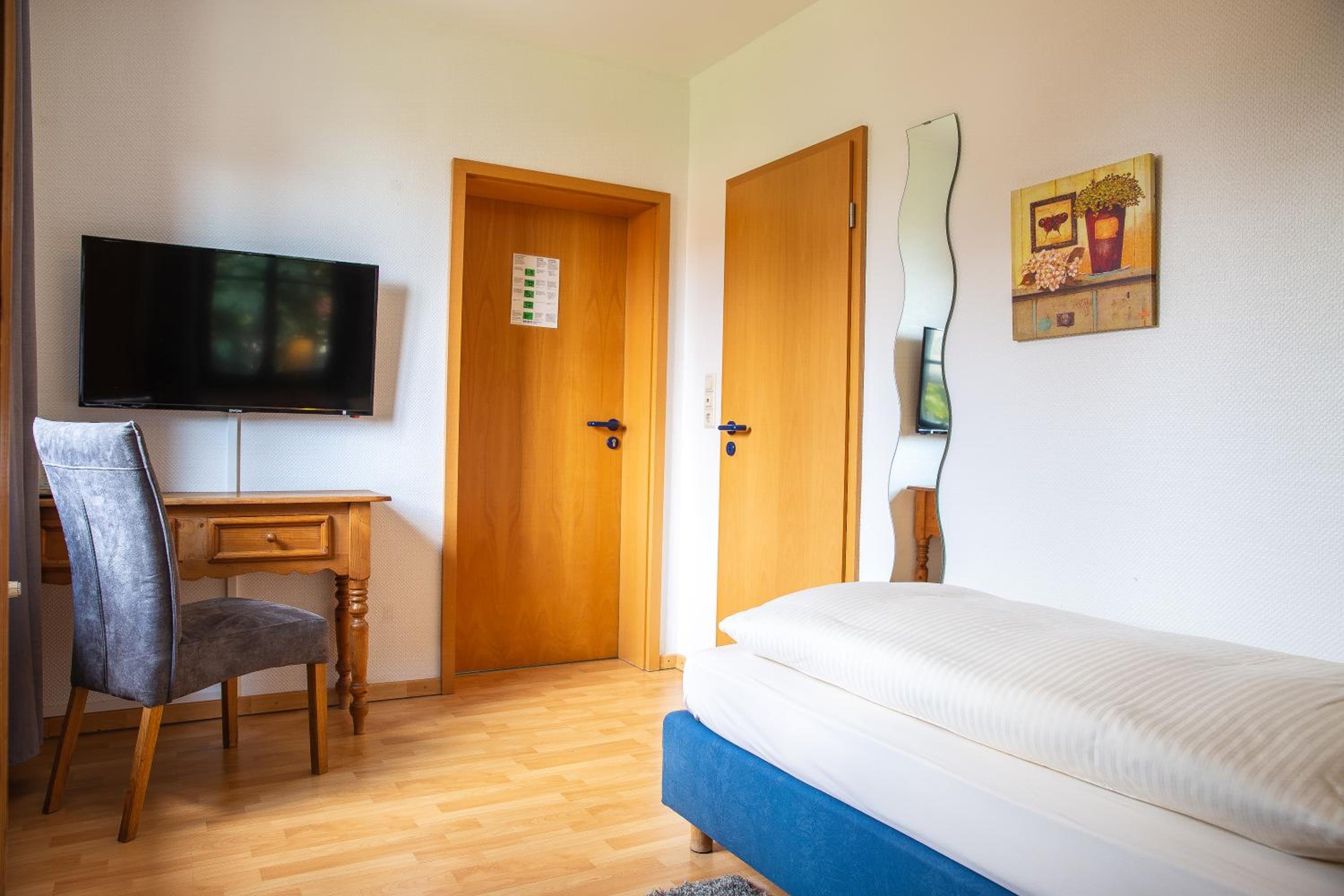 Single Room photo 2