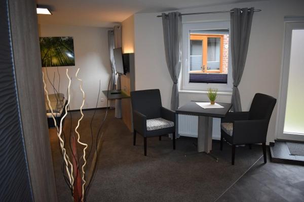 Deluxe Double Room (2 Adults + 1 Child) - Photo 13