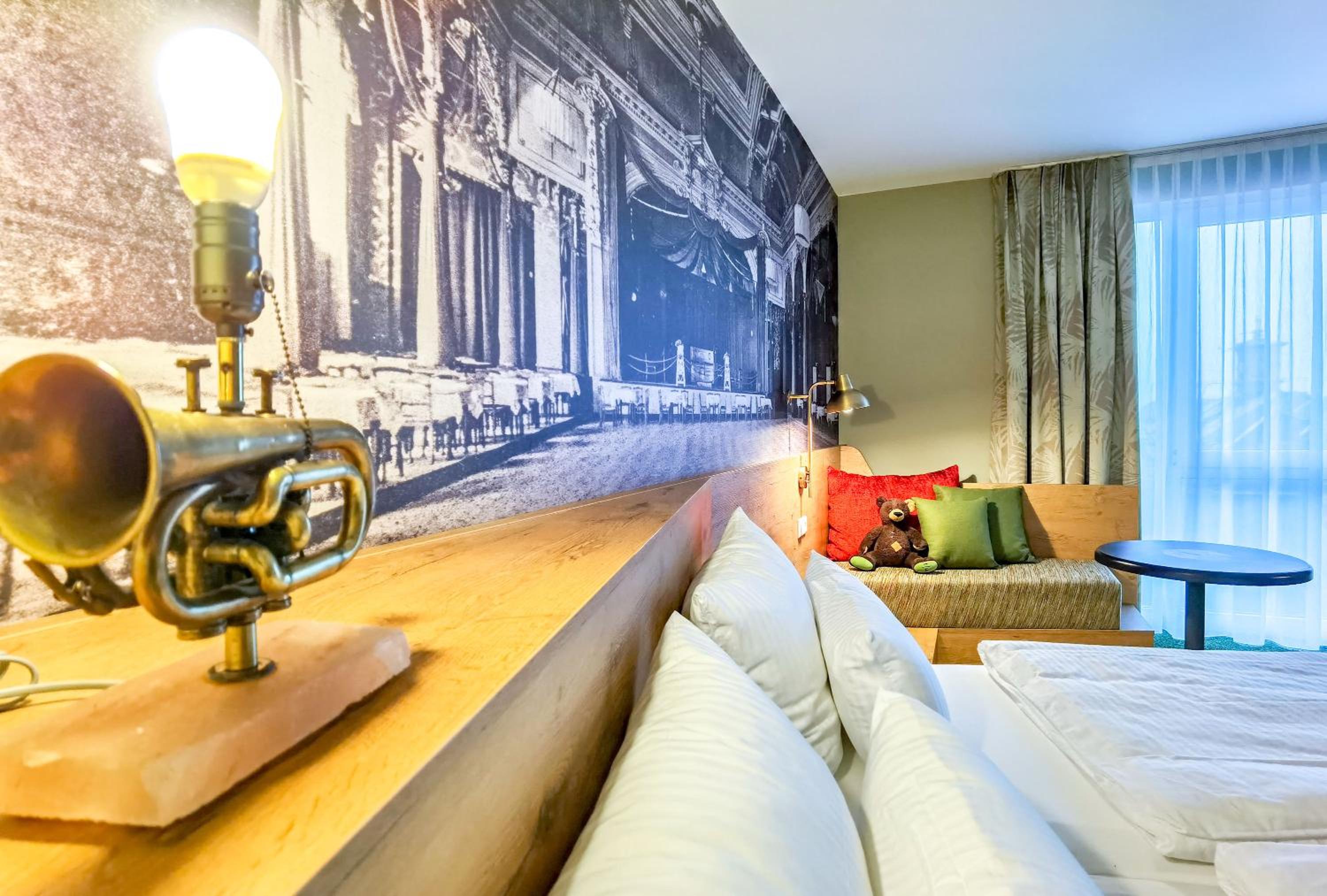 Doppelzimmer „COMFY“ mit Kingsize-Bett - Photo 2