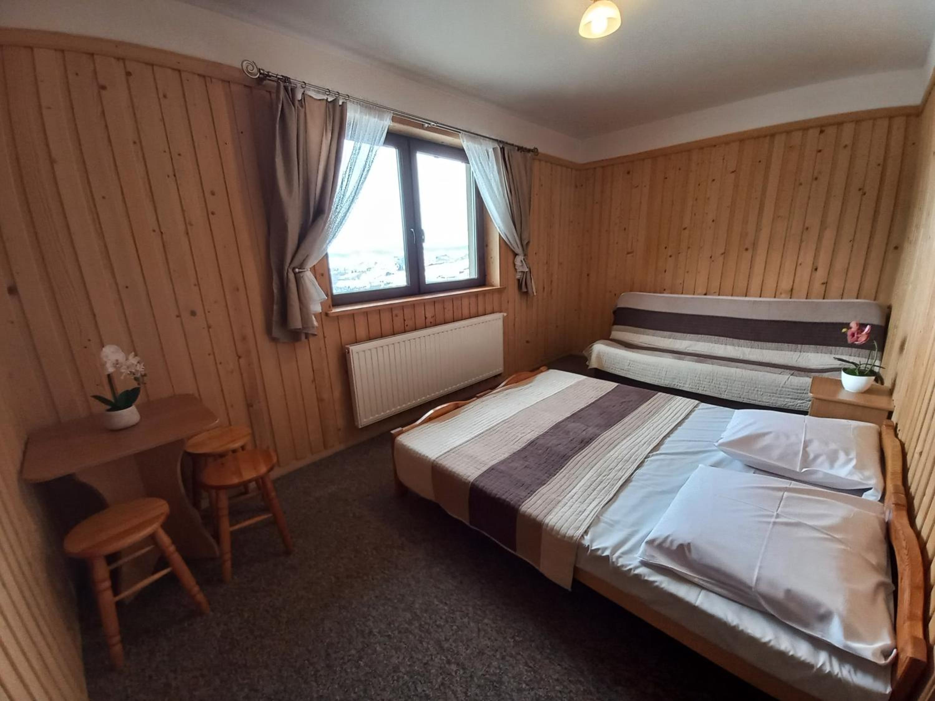 Triple Room with Bathroom - Photo 3