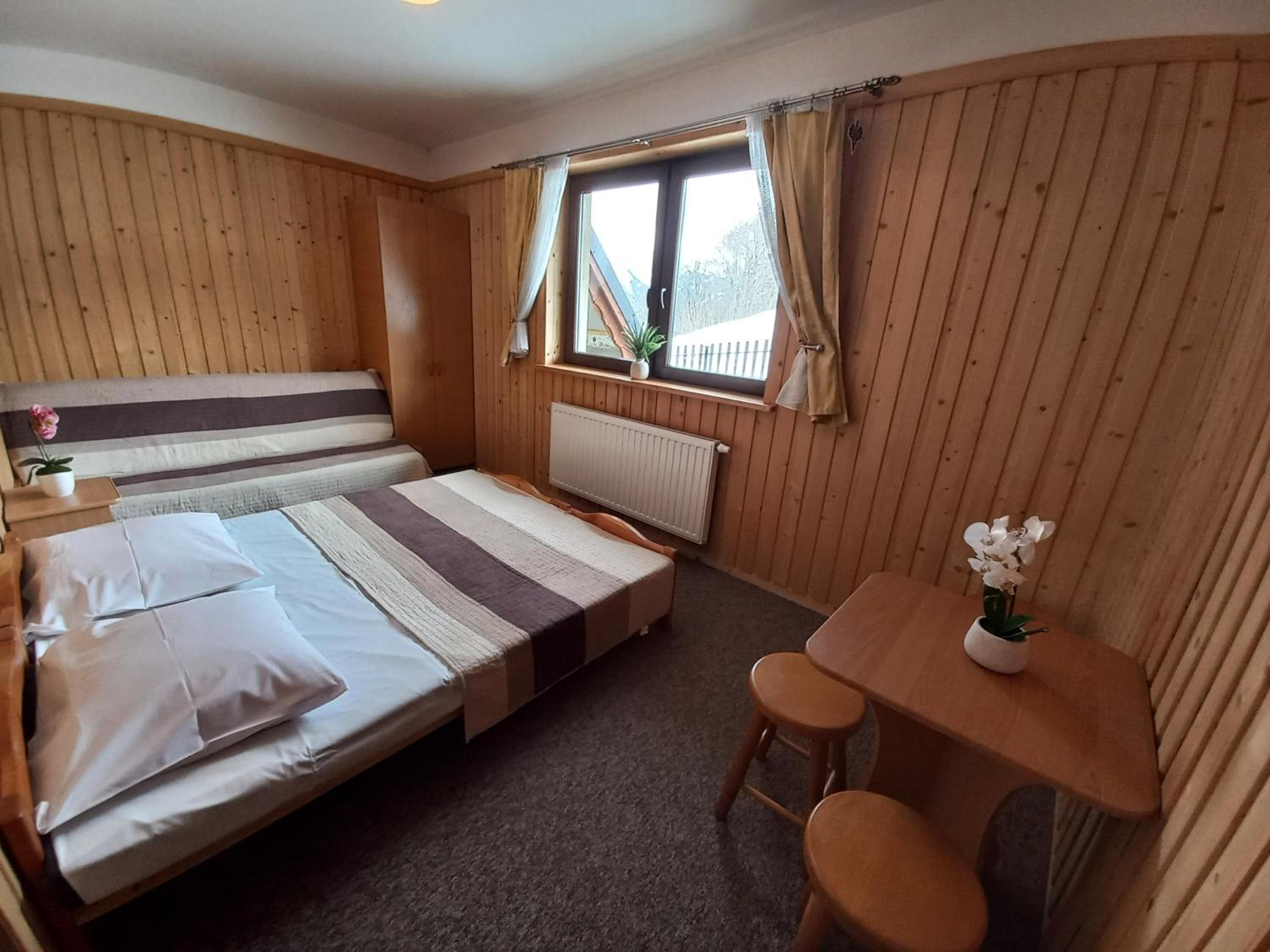 Triple Room with Bathroom - Photo 9