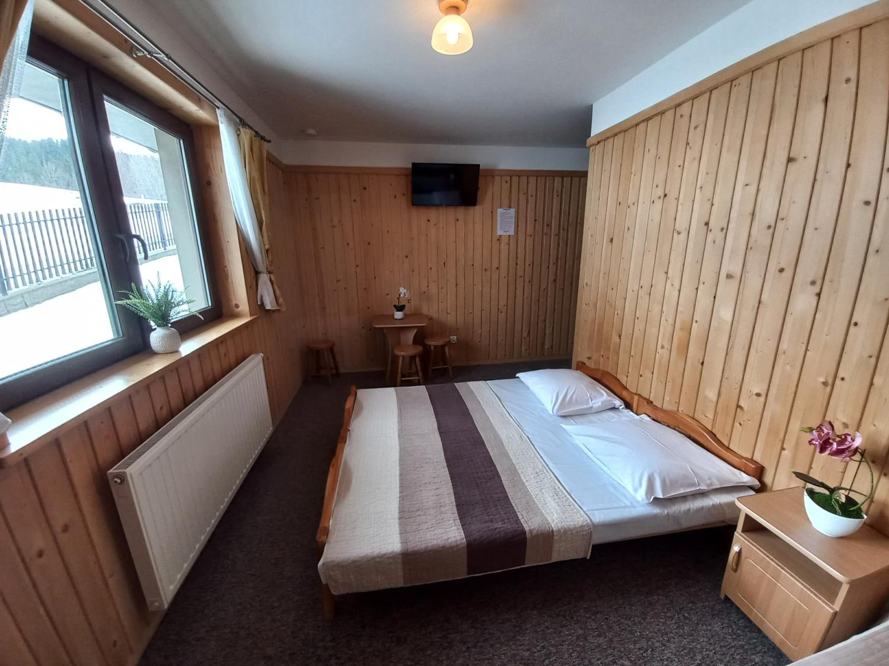 Triple Room with Bathroom - Photo 10
