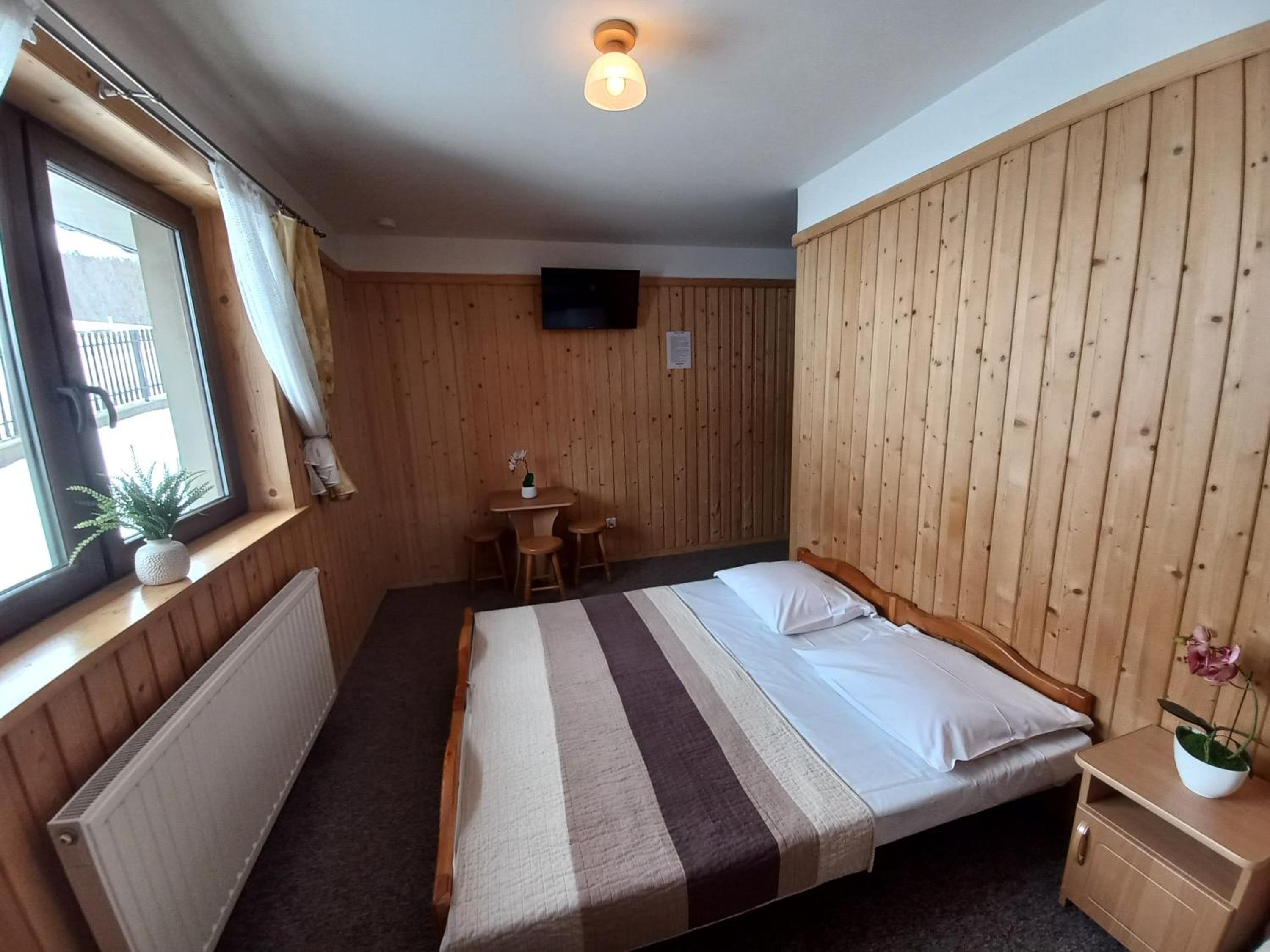 Triple Room with Bathroom - Photo 11