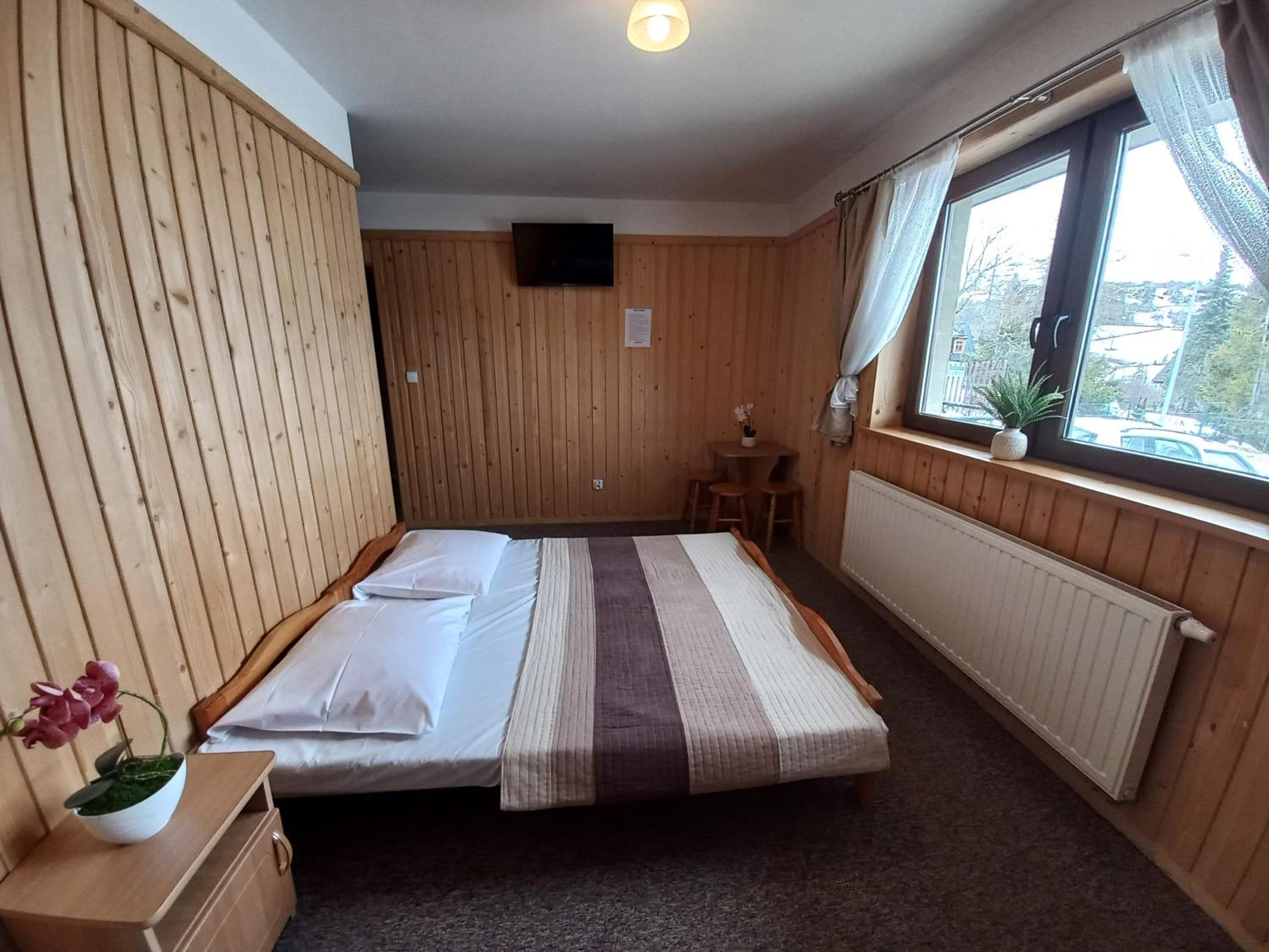 Triple Room with Bathroom - Photo 16