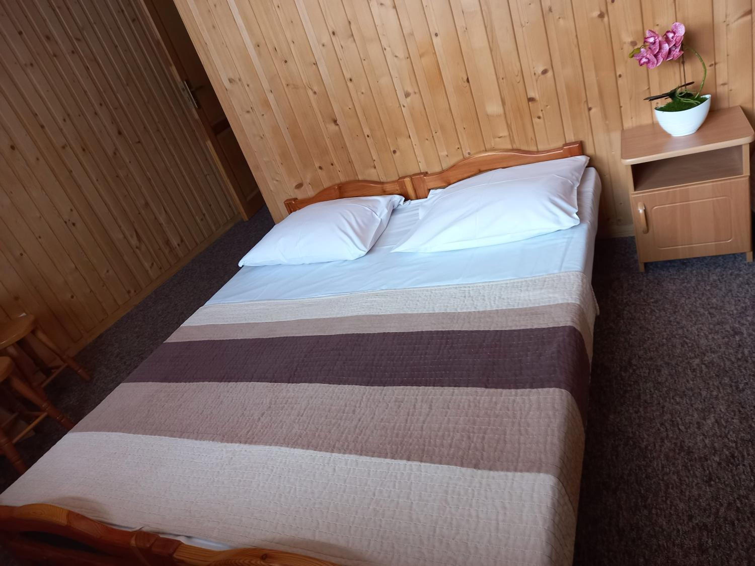Triple Room with Bathroom - Photo 18