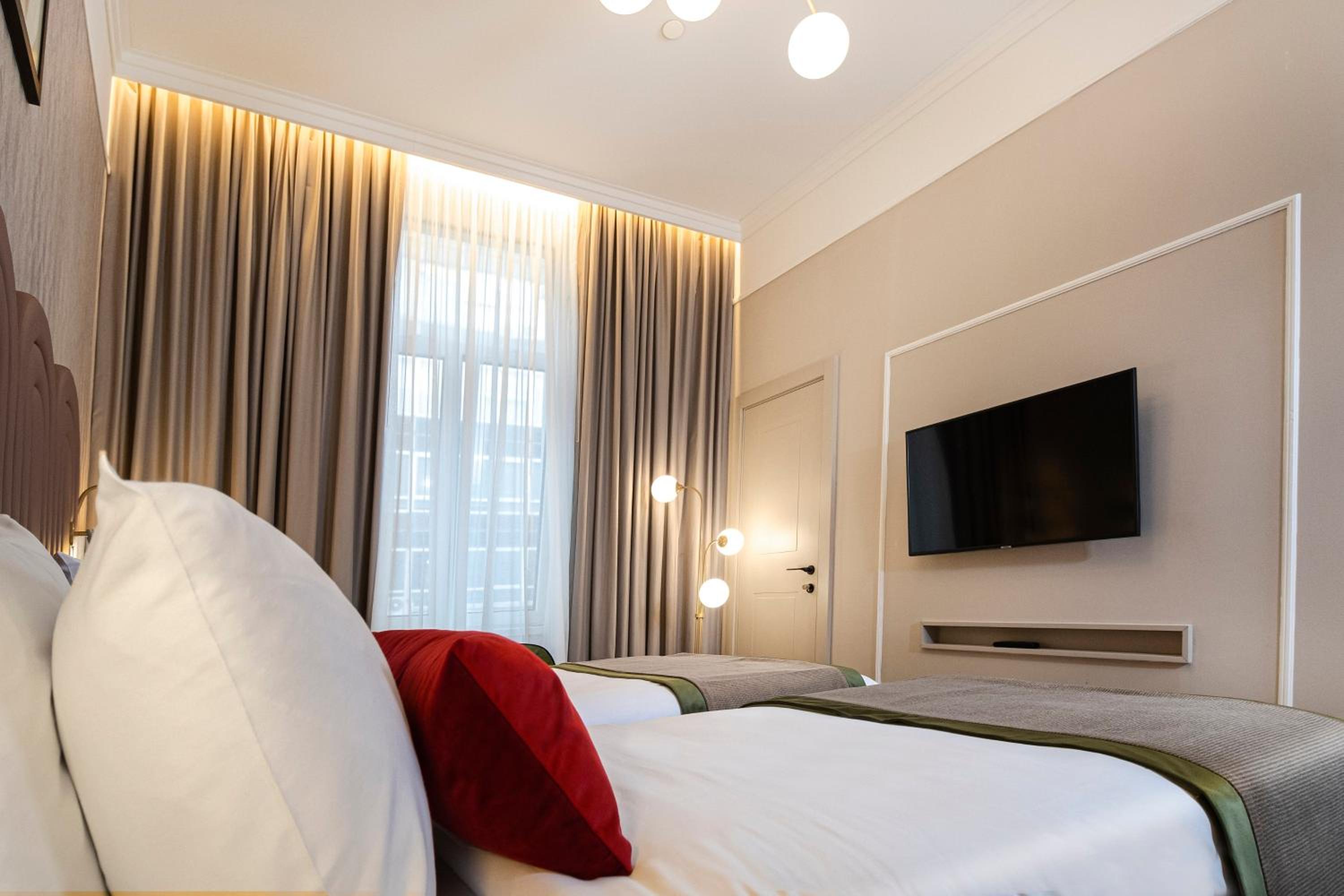 Standard Twin Room - Photo 5