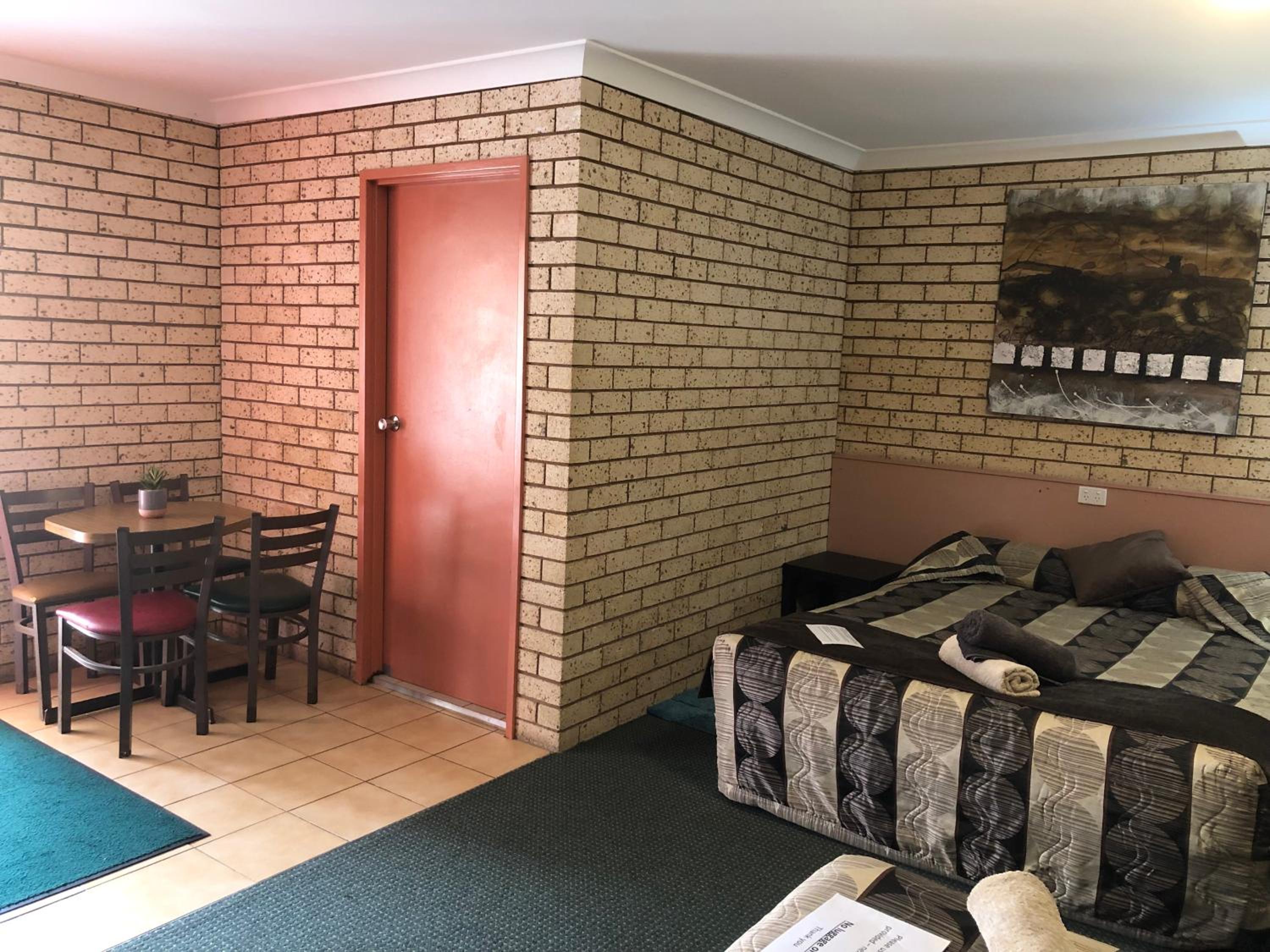 Deluxe Family Suite photo 1