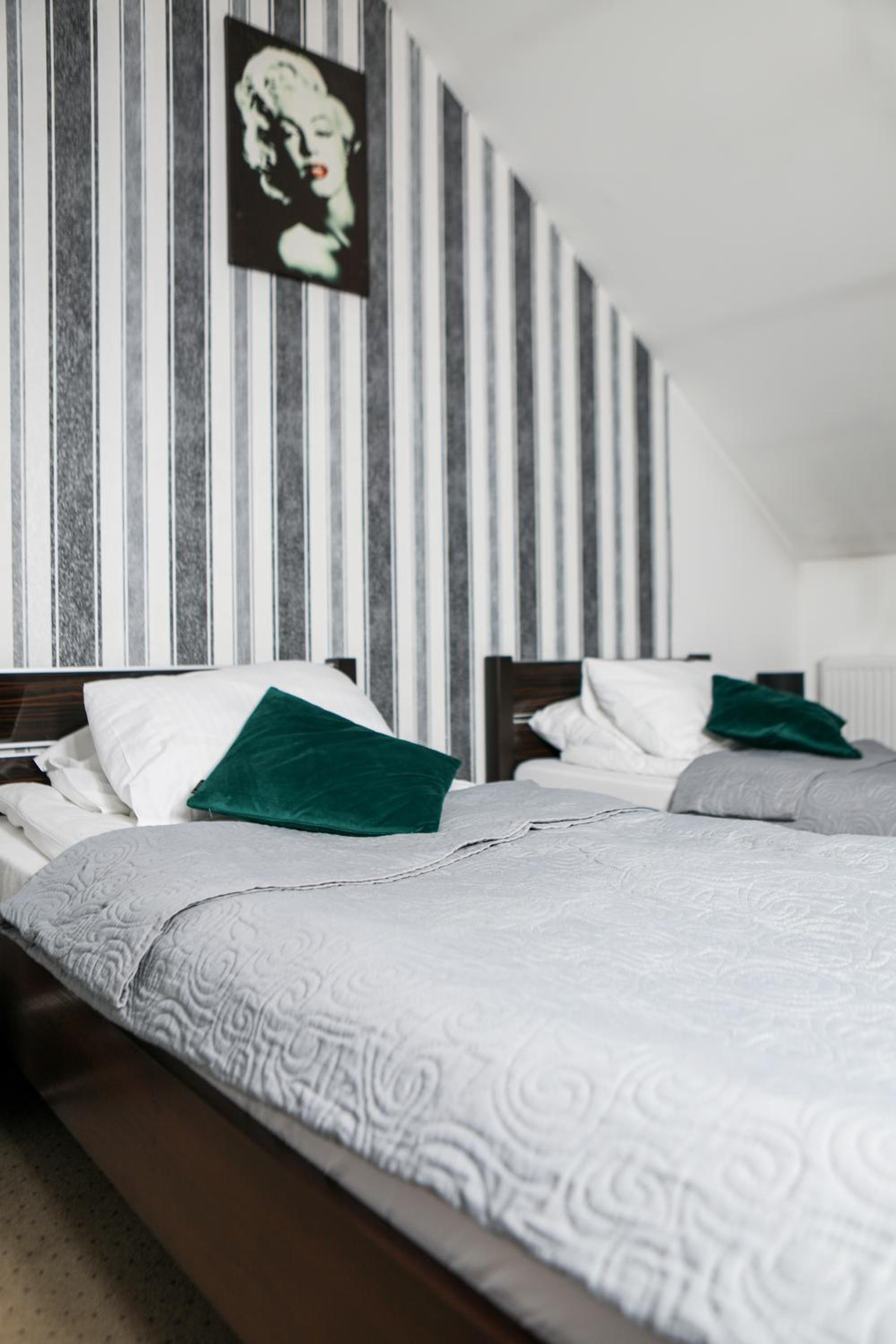 Quadruple Room - Photo 6