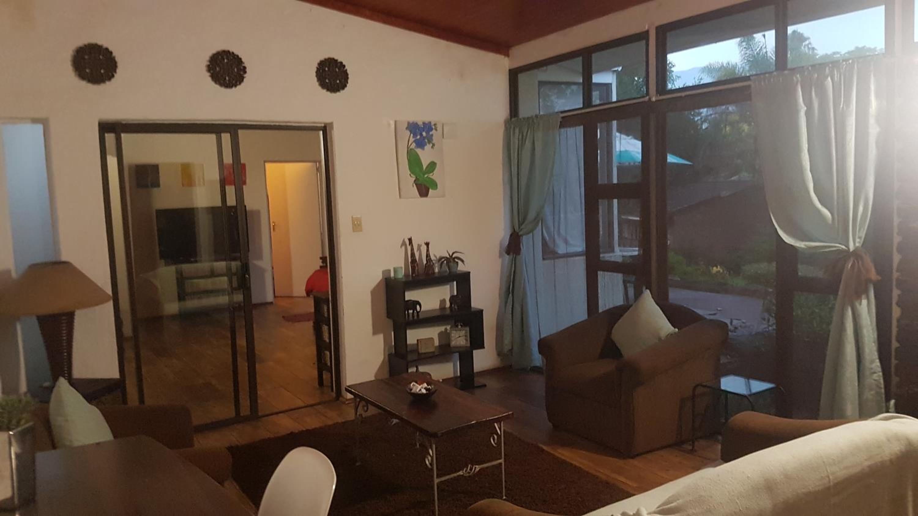 Apartment With Mountain View