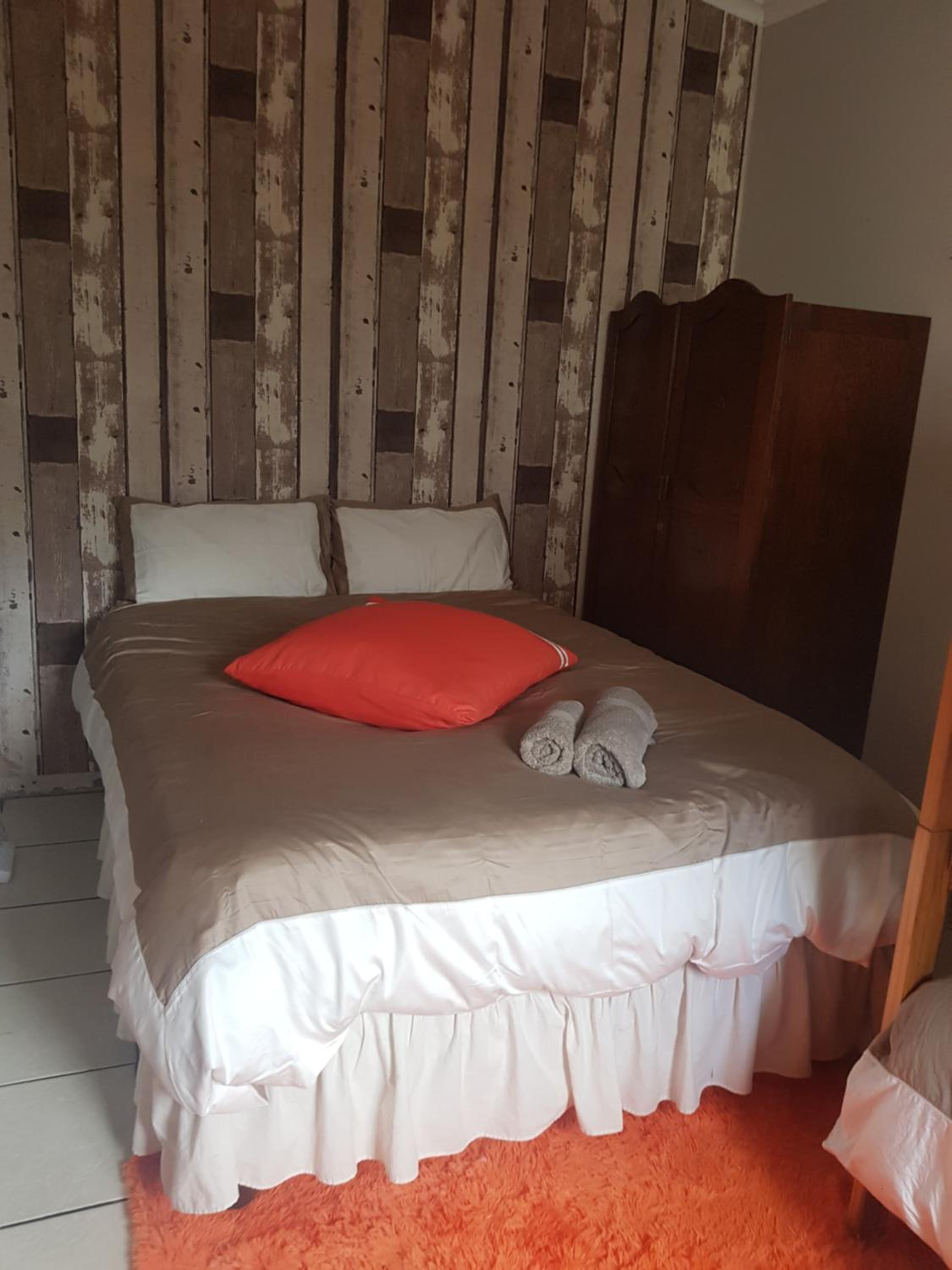 Three-Bedroom Home - Photo 8