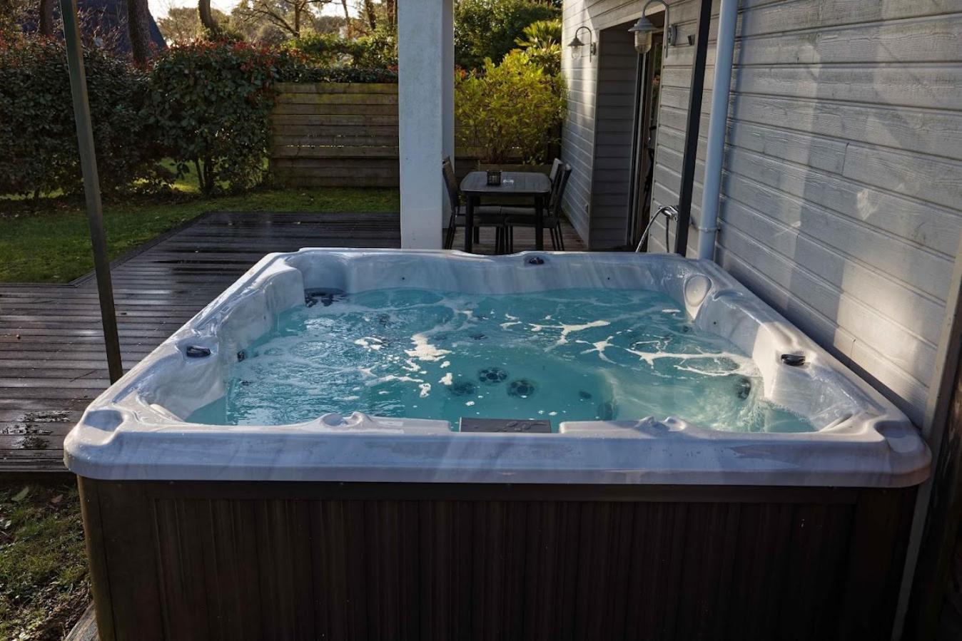 Superior Suite with Terrace Sea View and Hot tub - Photo 9