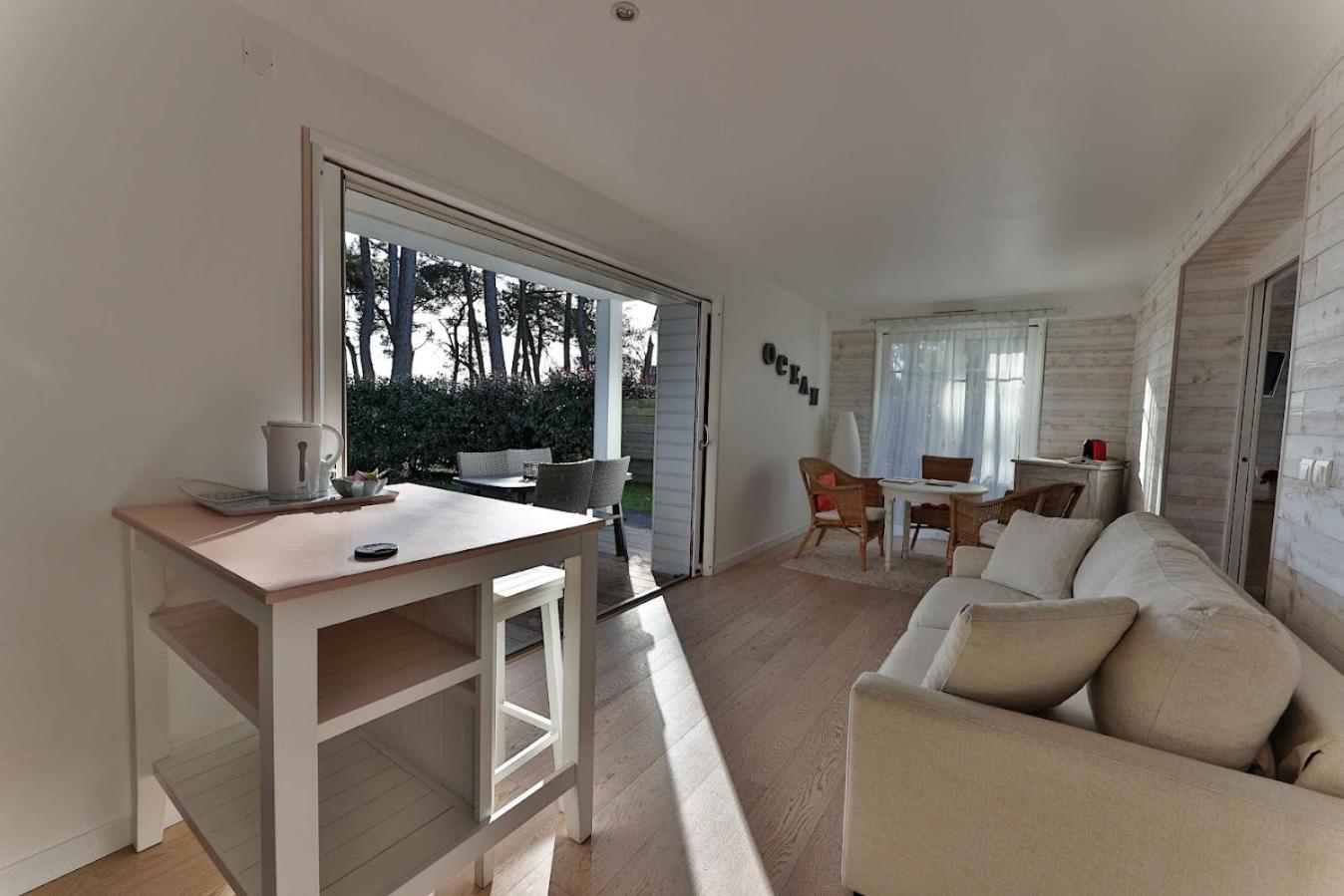Superior Suite with Terrace Sea View and Hot tub - Photo 5