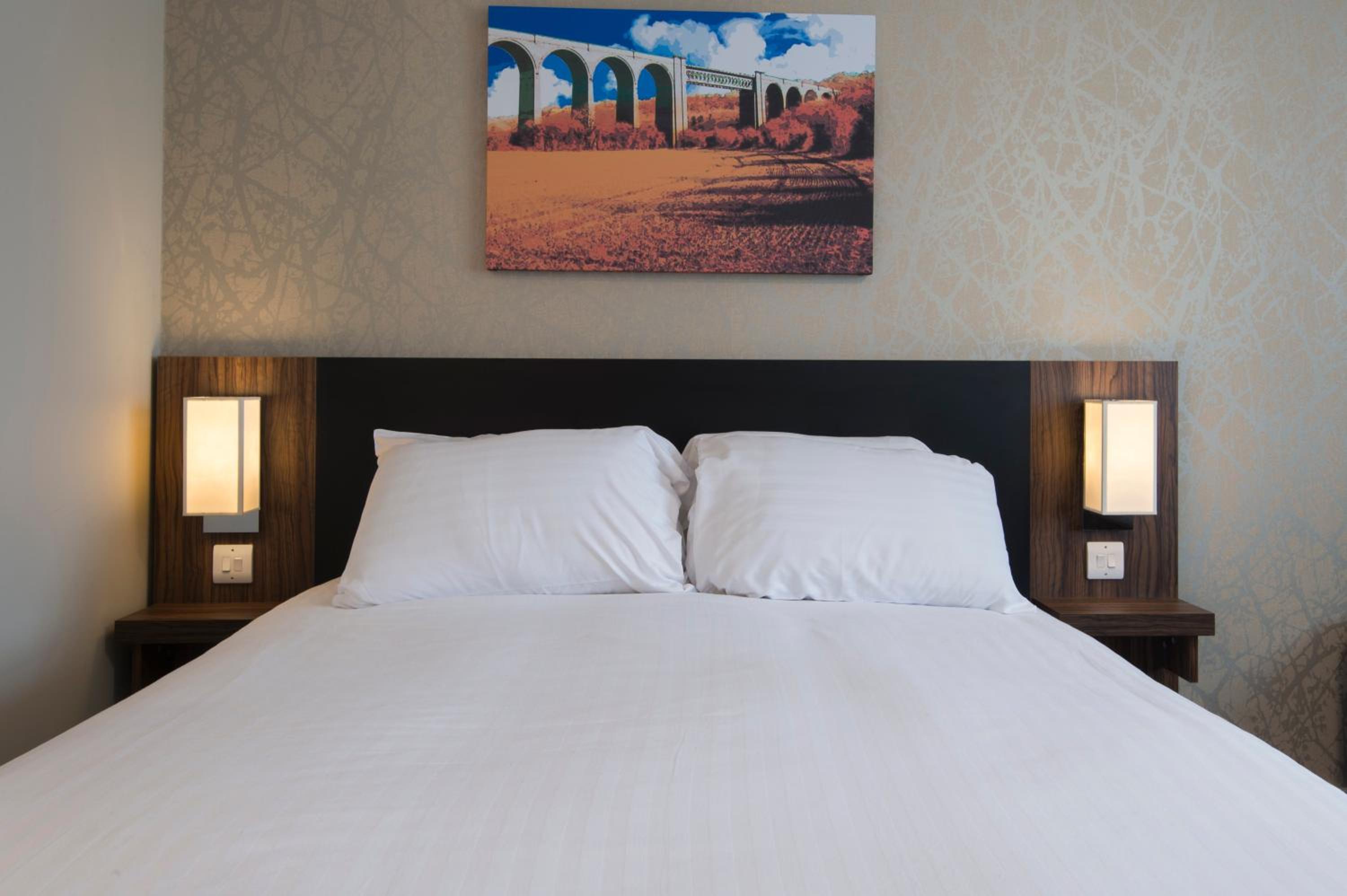 Double or Twin Room - Photo 4