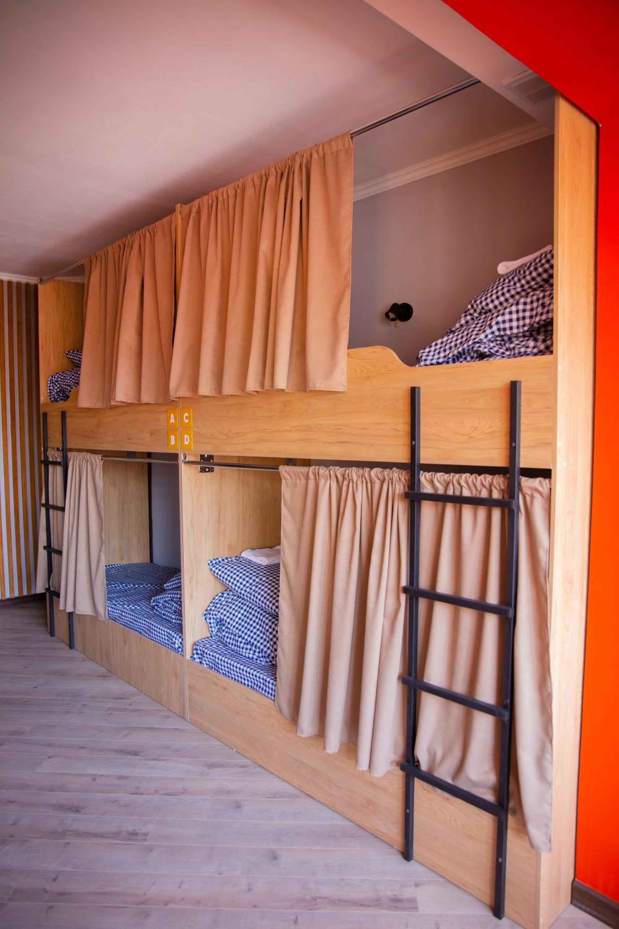 Bed in 8-Bed Dormitory Room photo 2
