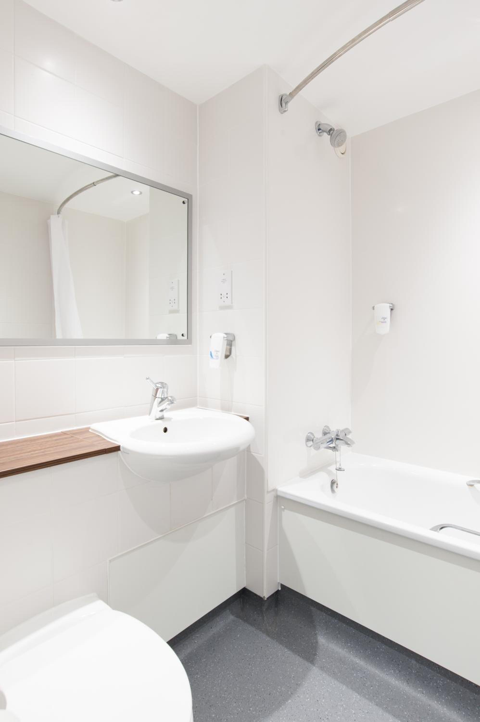 Twin Room - Photo 2