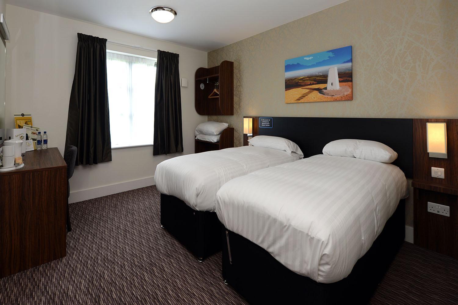 Twin Room - Photo 3