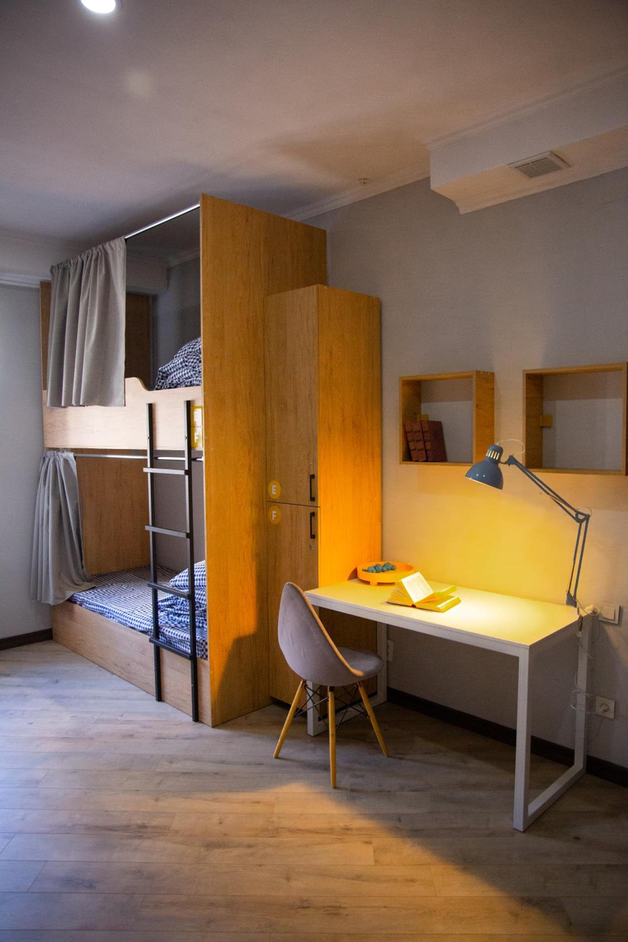 Bed in 6-Bed Dormitory Room photo 1