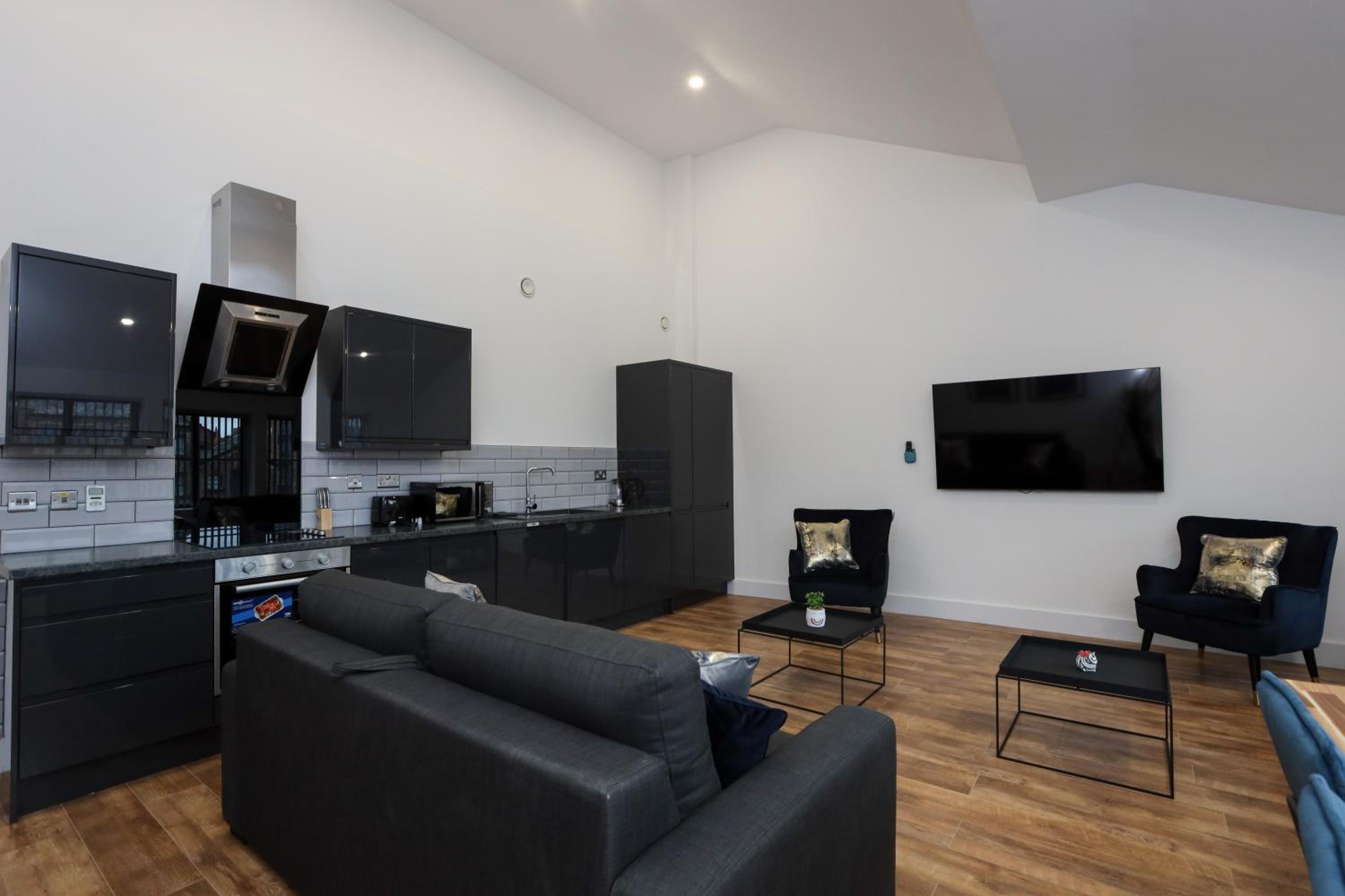 Three-Bedroom Apartment - Photo 2