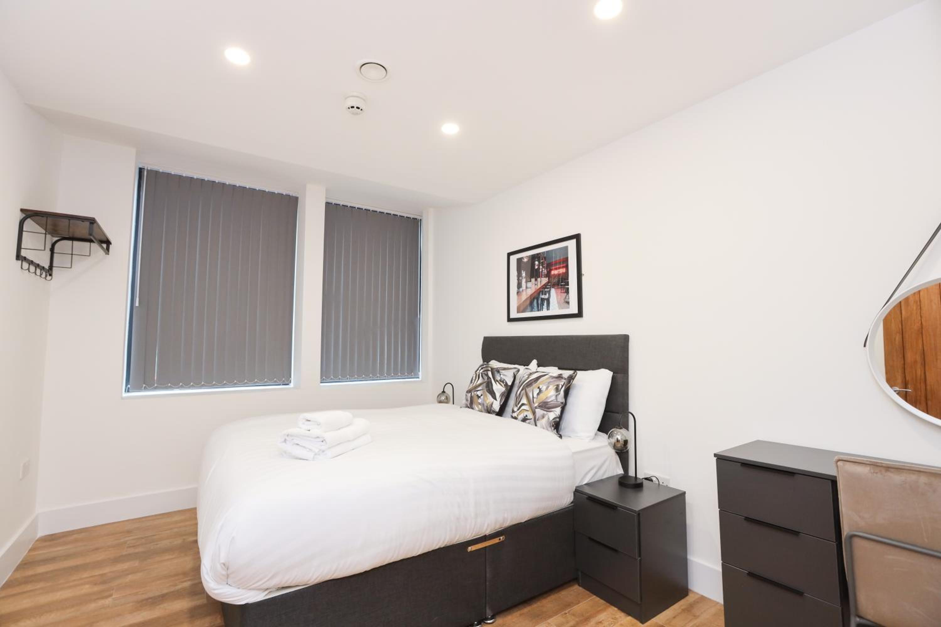 Two-Bedroom Apartment - Photo 4