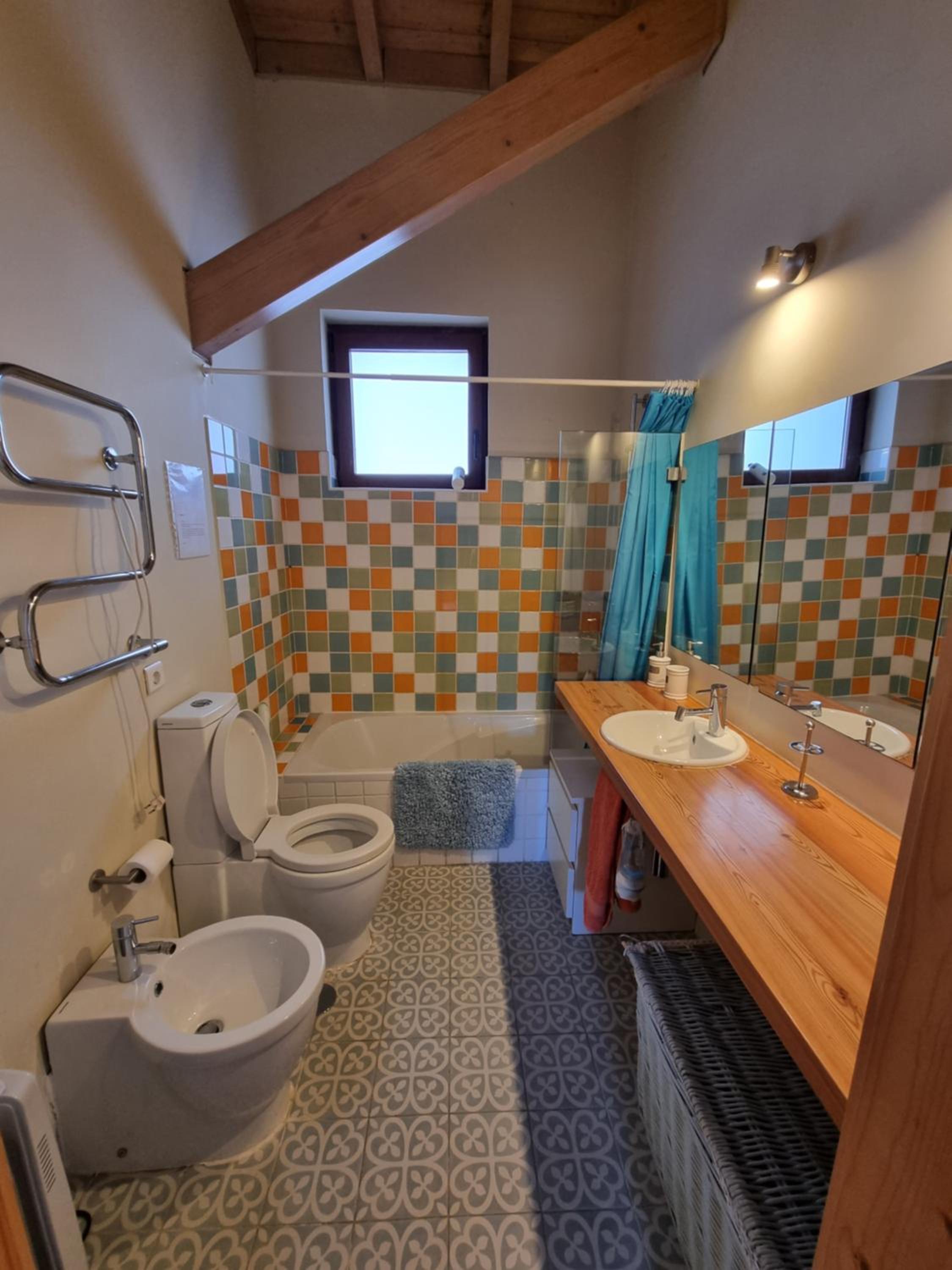 Five-Bedroom House photo 3