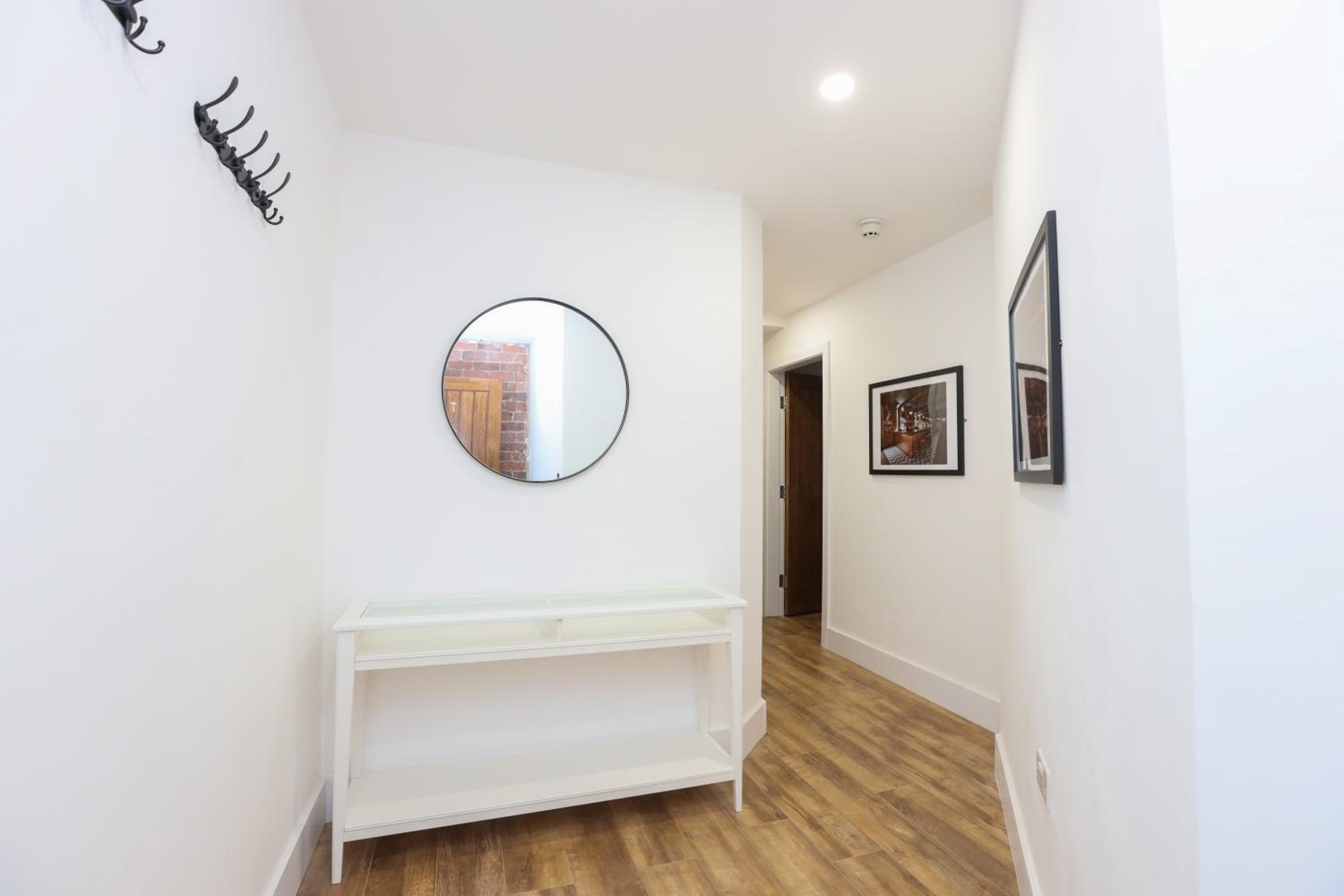 Two-Bedroom Apartment - Photo 6