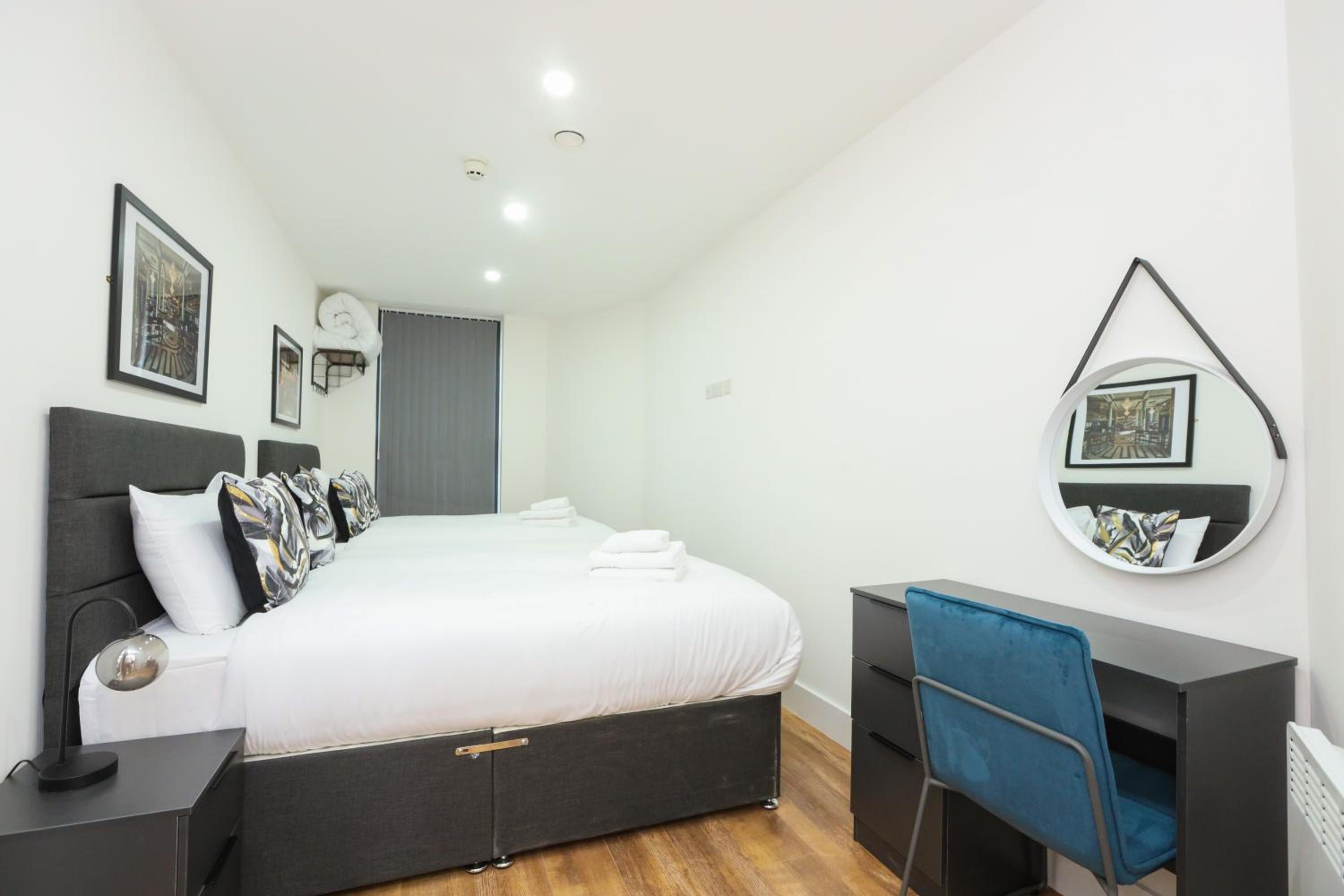 Two-Bedroom Apartment - Photo 5