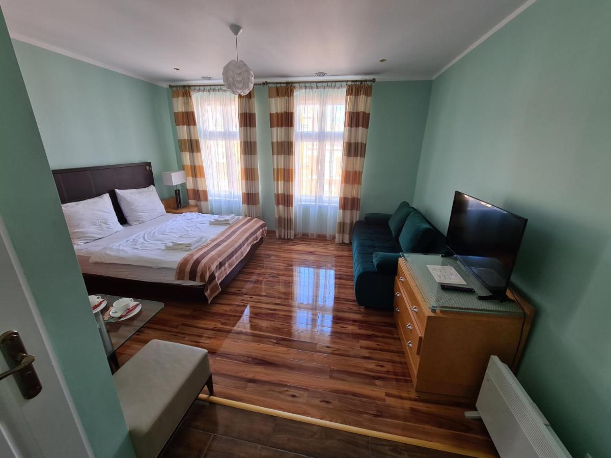 Deluxe King Room photo 1