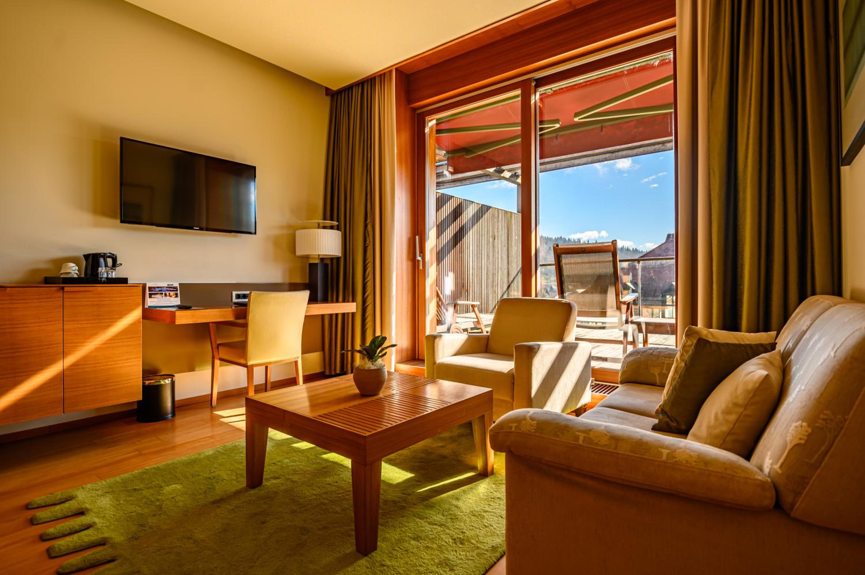 Suite - Photo 10