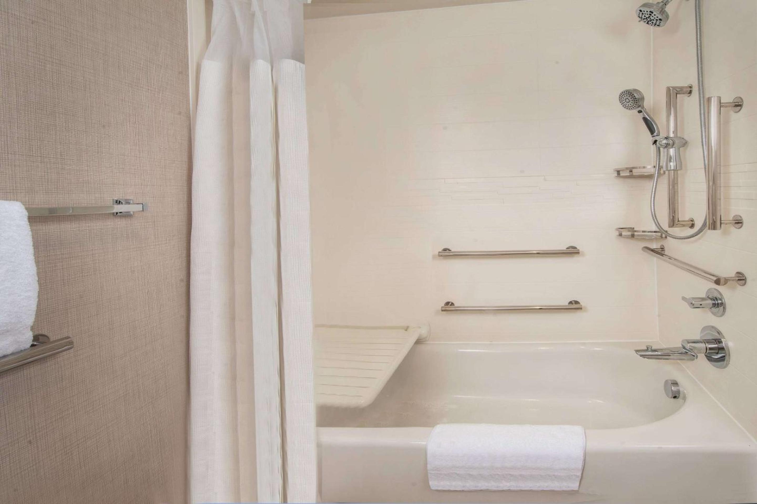 Mobility Accessible Studio Suite Queen Tub