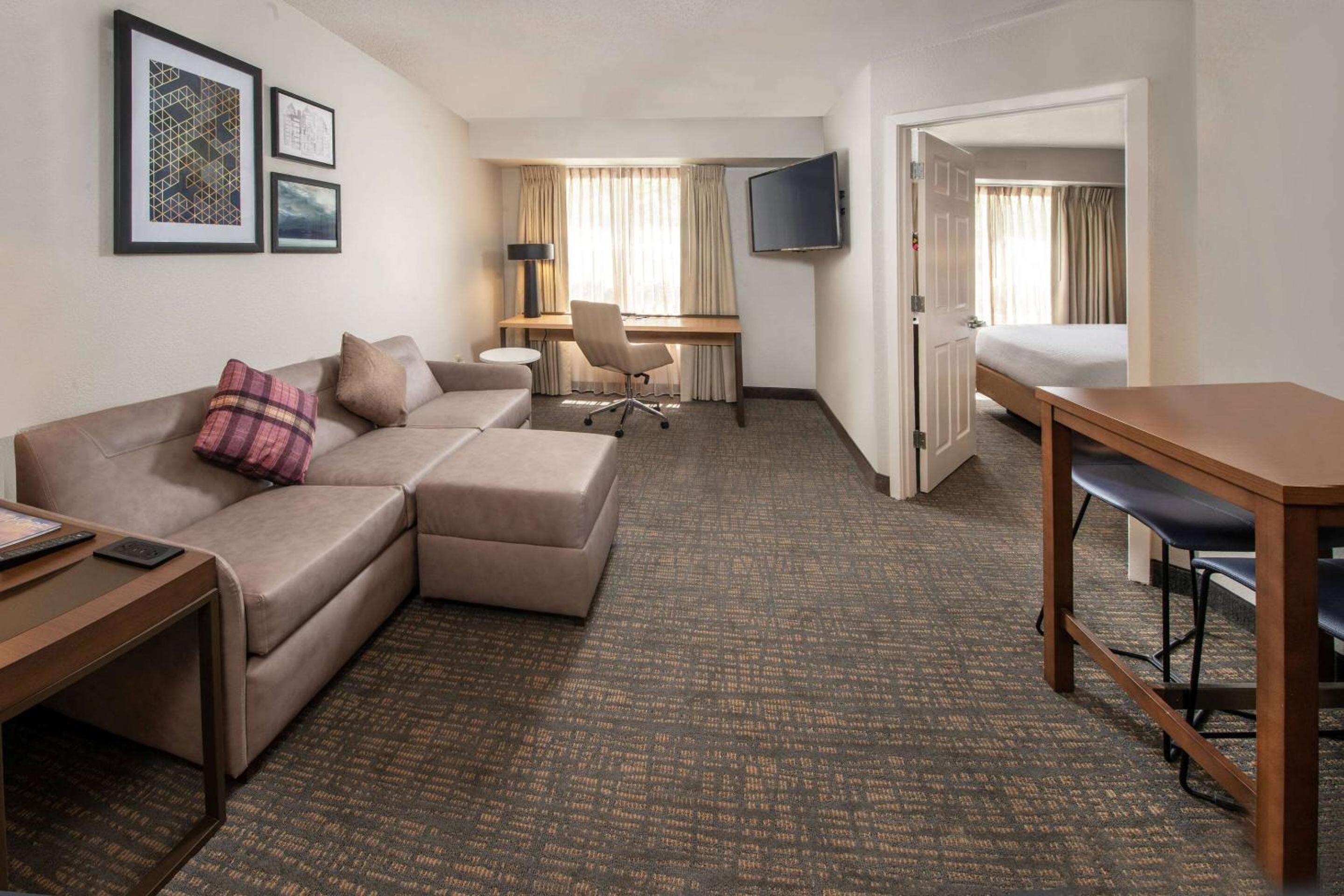 One Bedroom Suite Queen - Photo 1