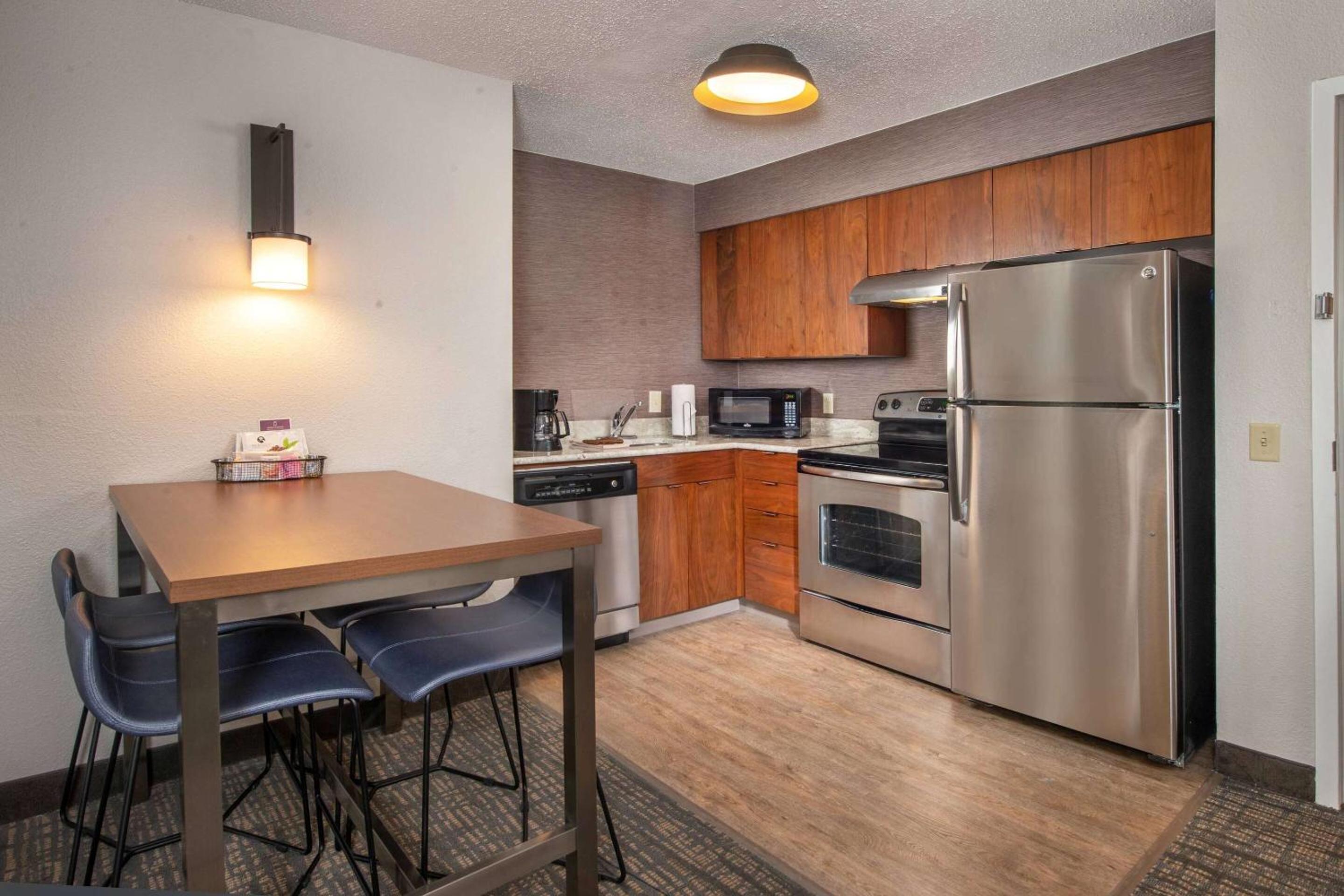 Two Bedroom Suite - Queen in Each - Photo 4