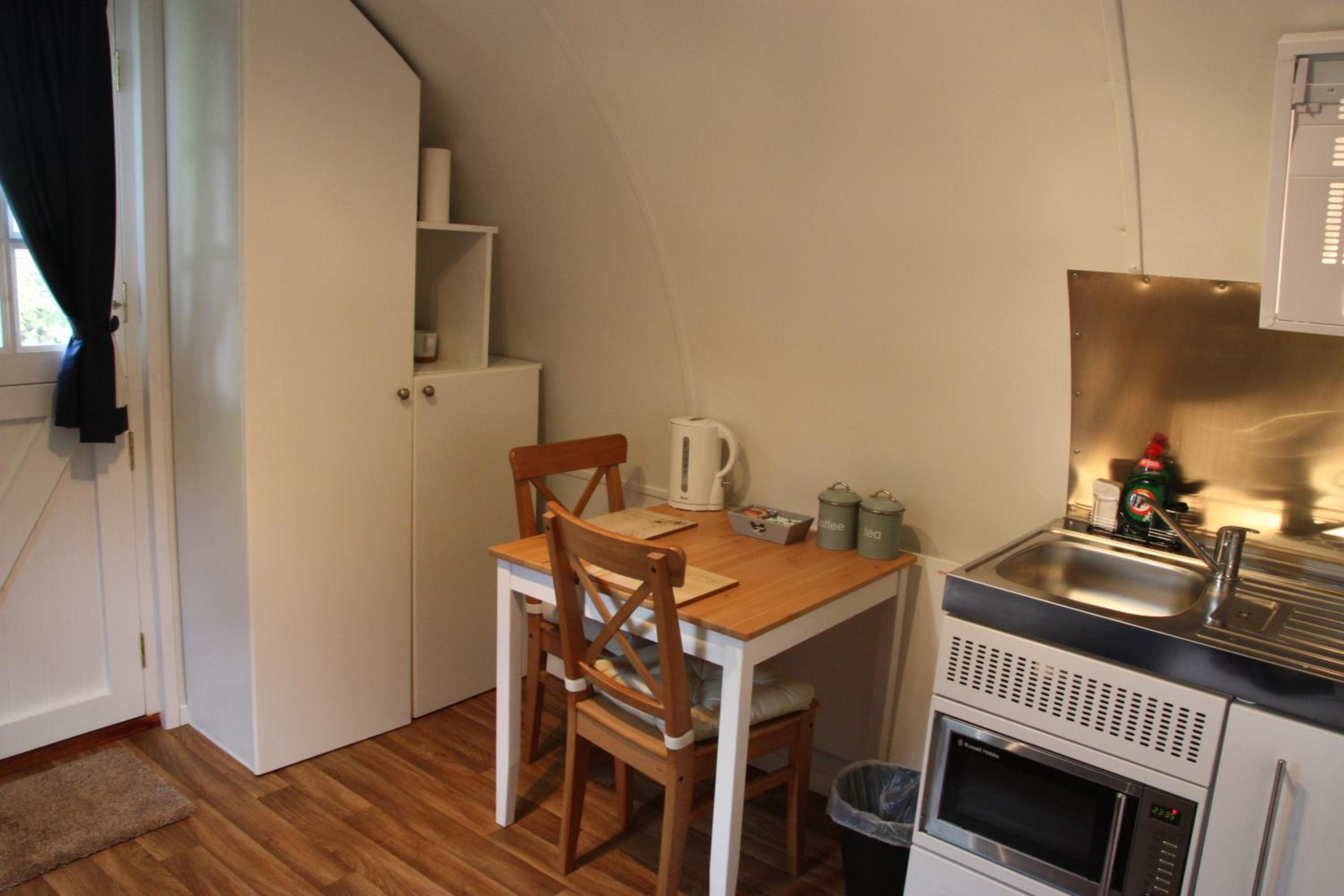 Willow Glamping Pod with Private Hot Tub - Photo 20