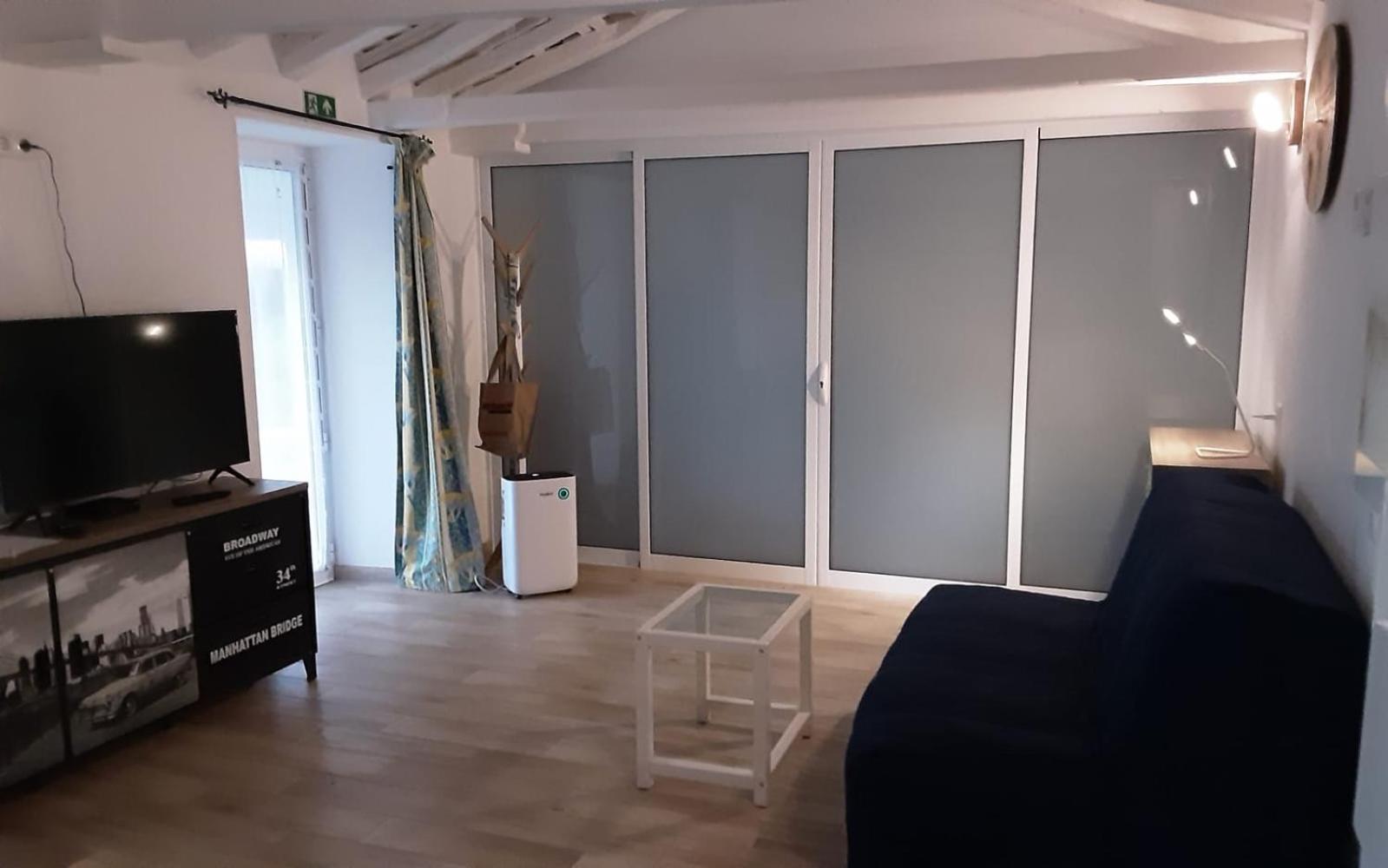 One-Bedroom House photo 2