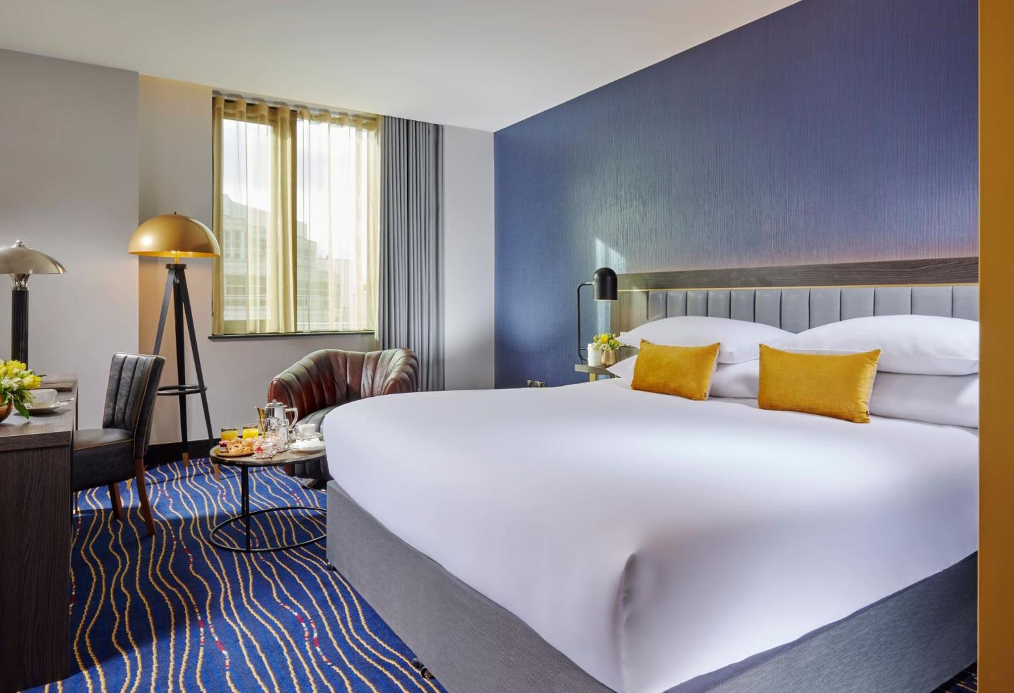Standard King Room photo 1