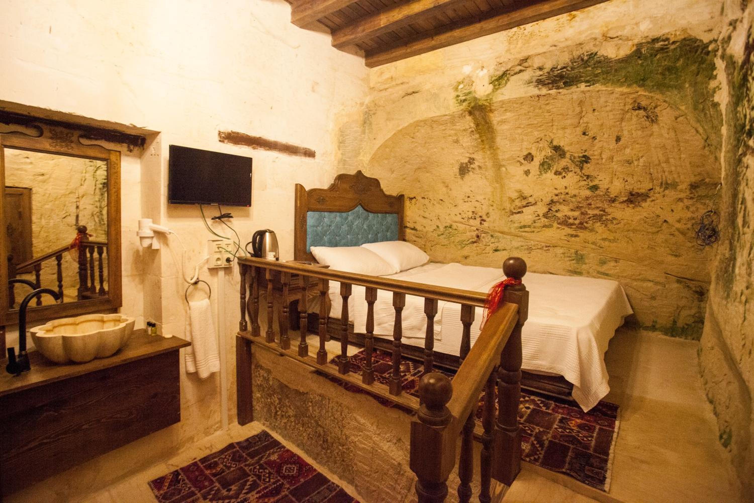 Deluxe Double Room with Side Sea View photo 3