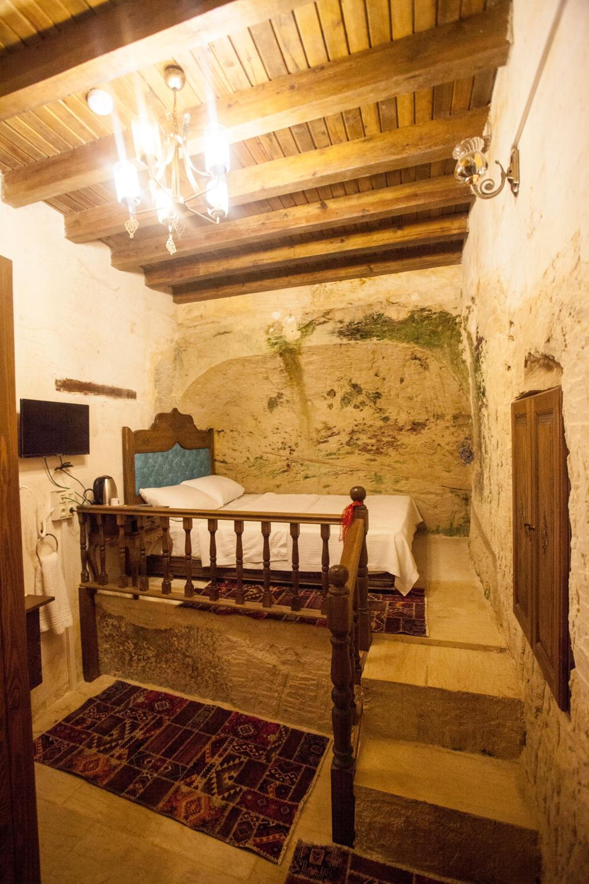 Deluxe Double Room with Side Sea View photo 2