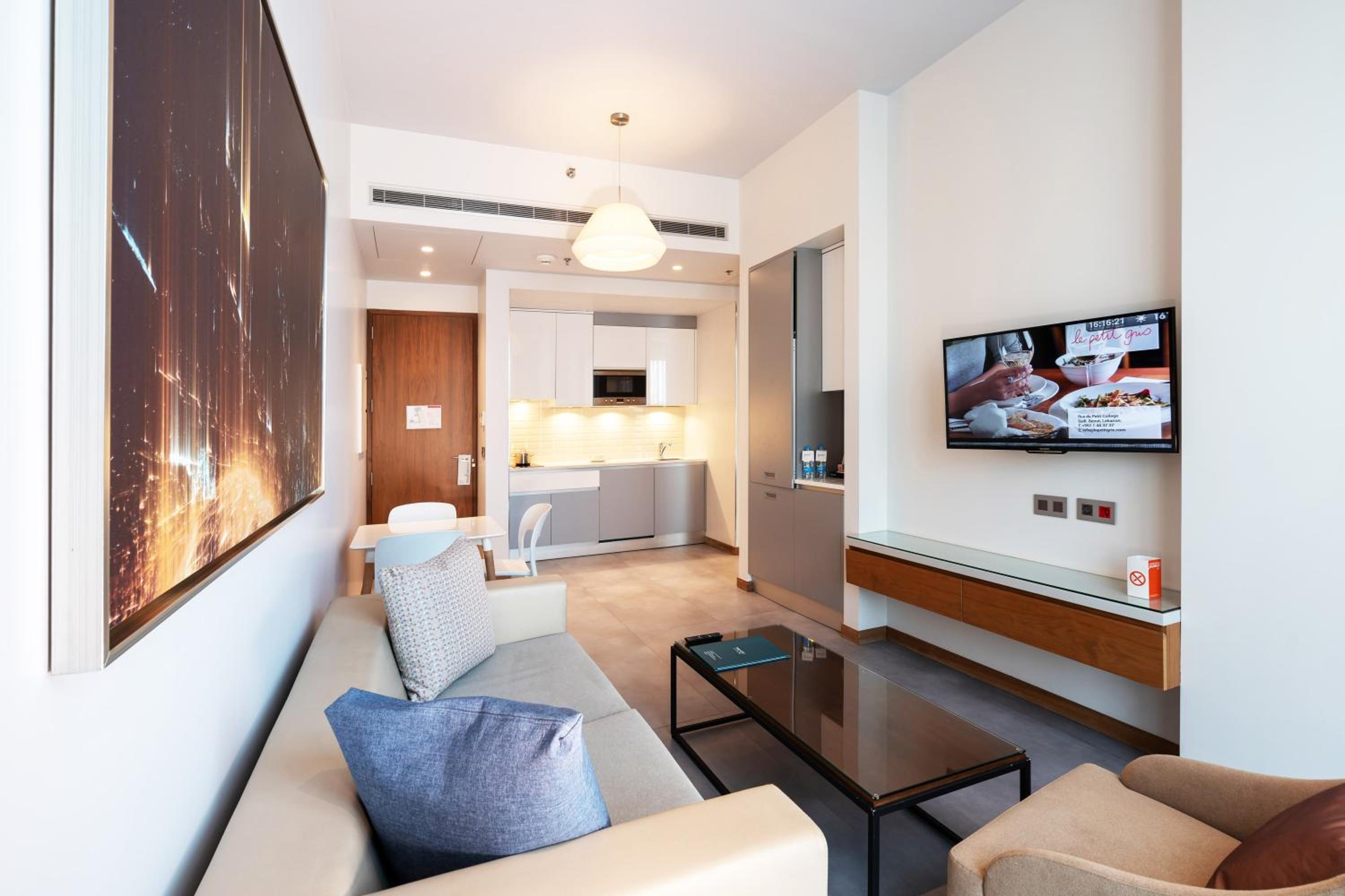 Deluxe Two-Bedroom Apartment