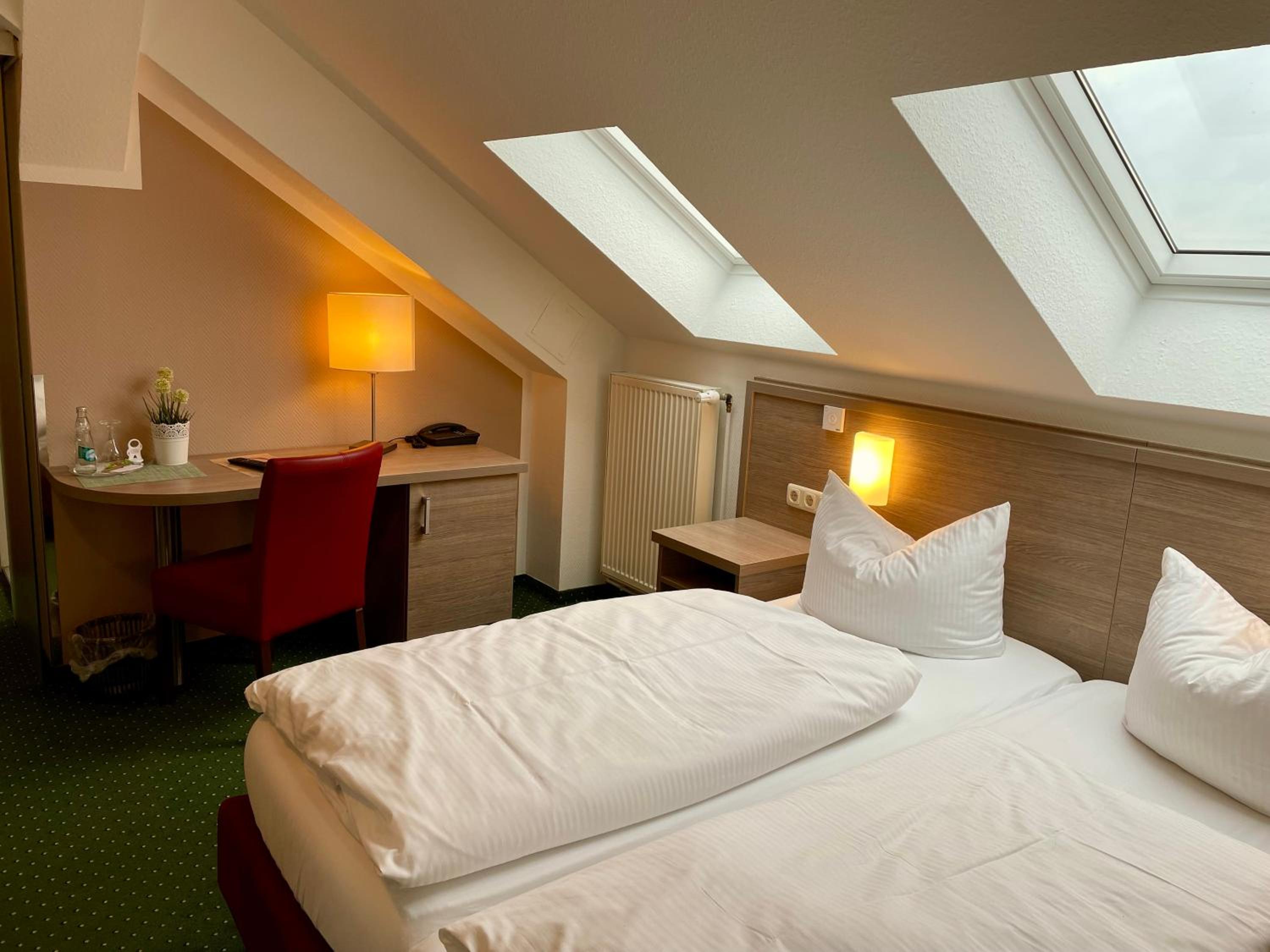 Standard Double Room - Photo 3