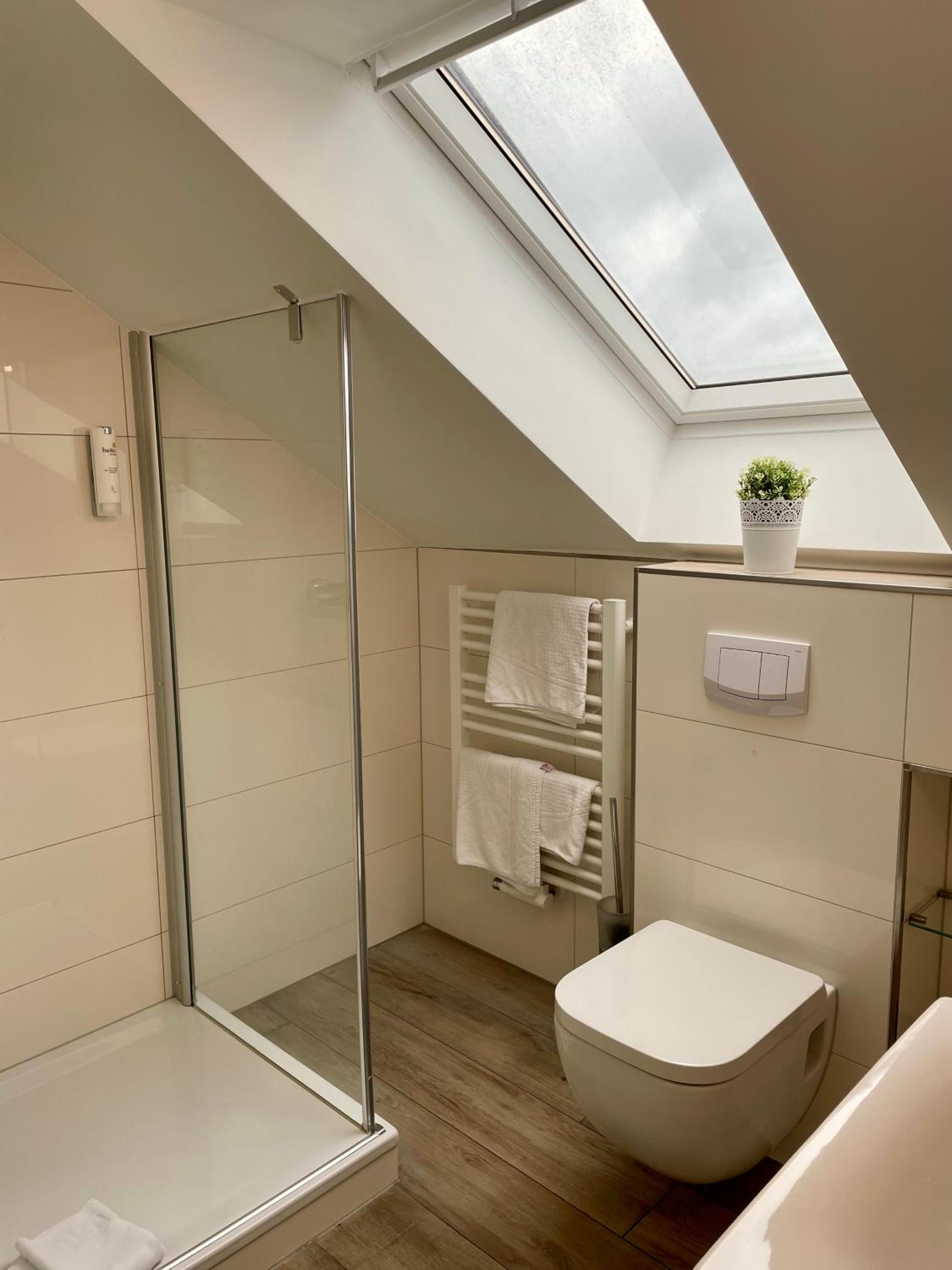 Standard Double Room - Photo 2