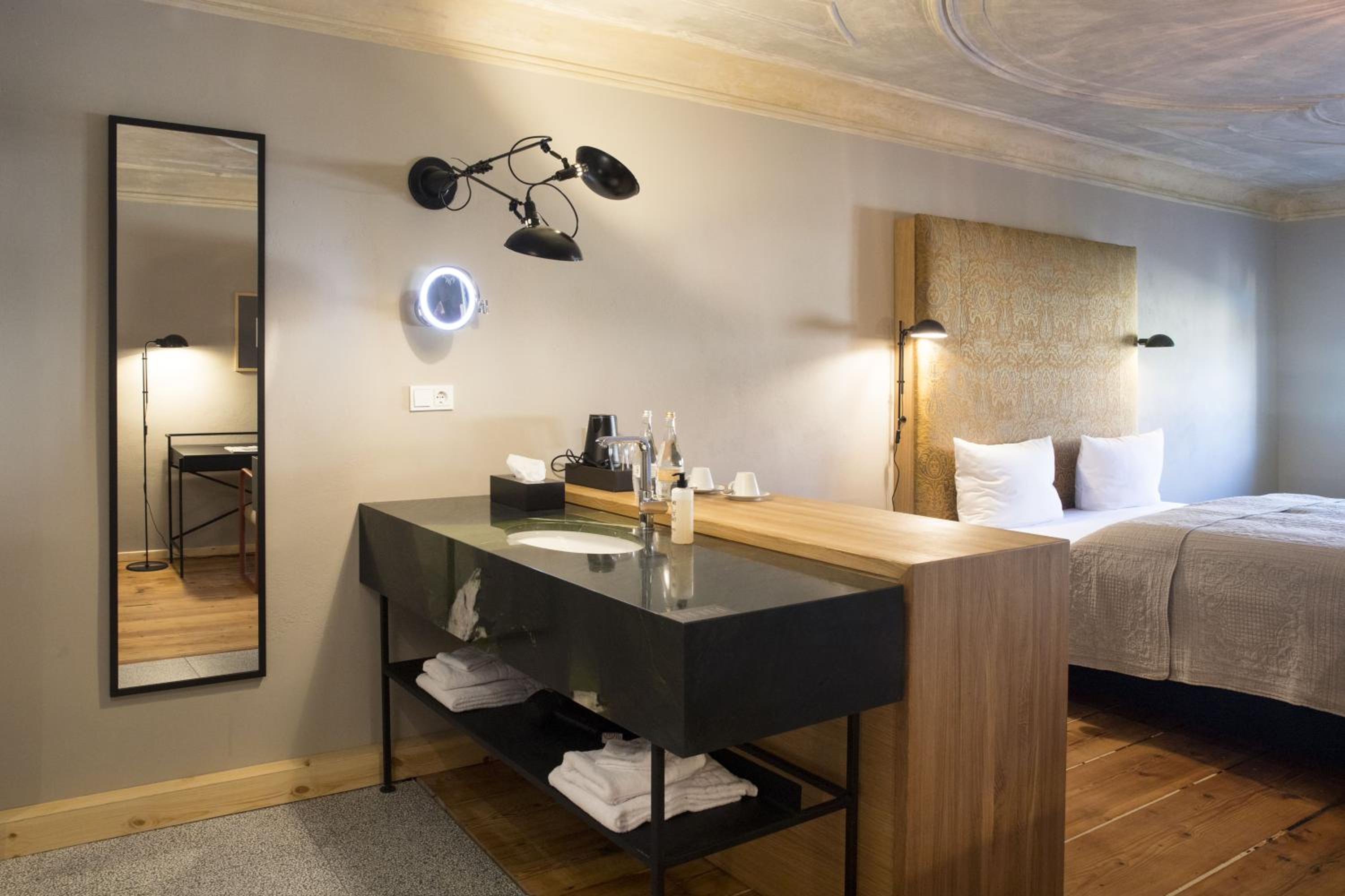 Superior “En Suite” L Marktblick - Photo 4