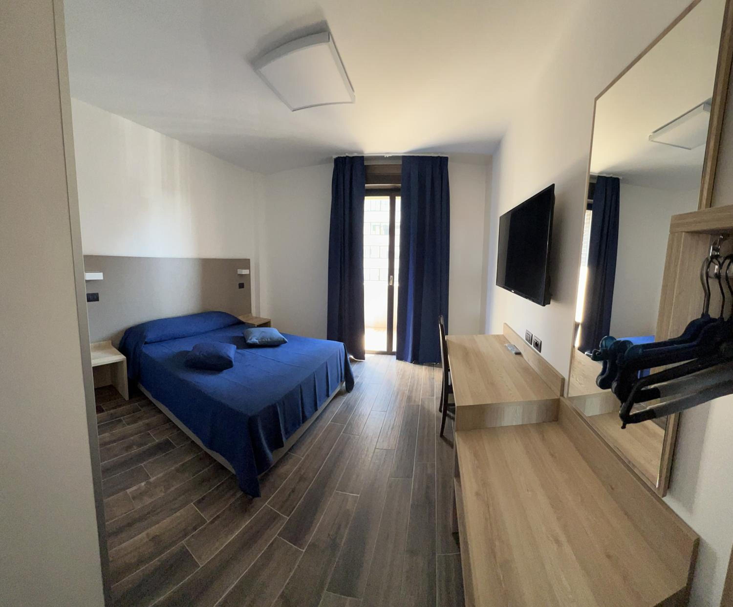 Deluxe Room - Photo 4